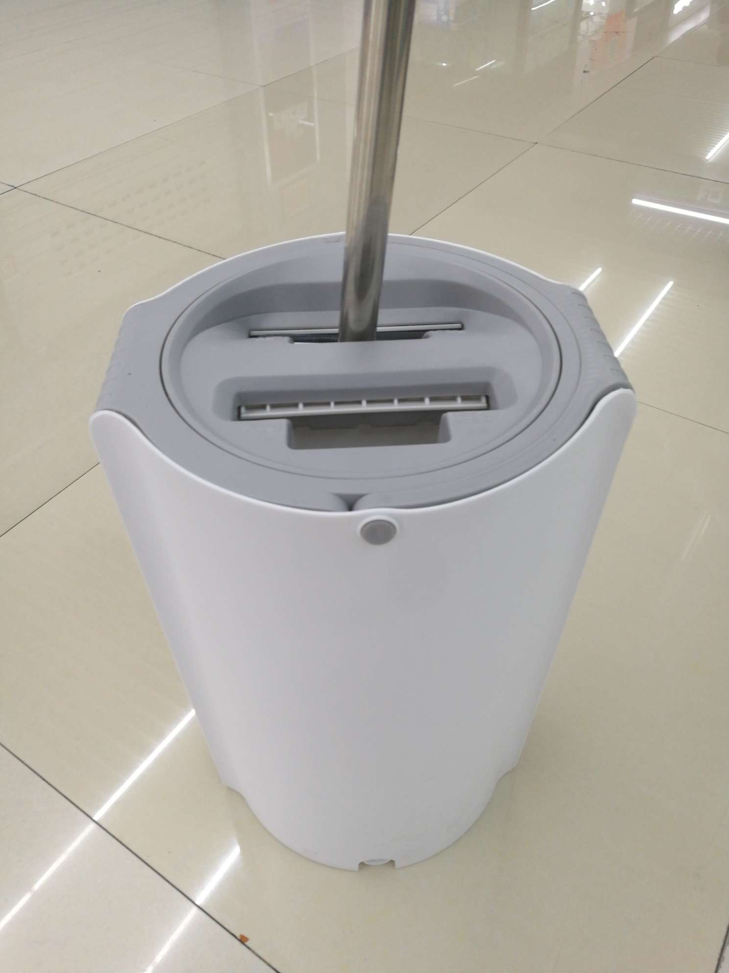 A scratch-off pinto handle details Picture