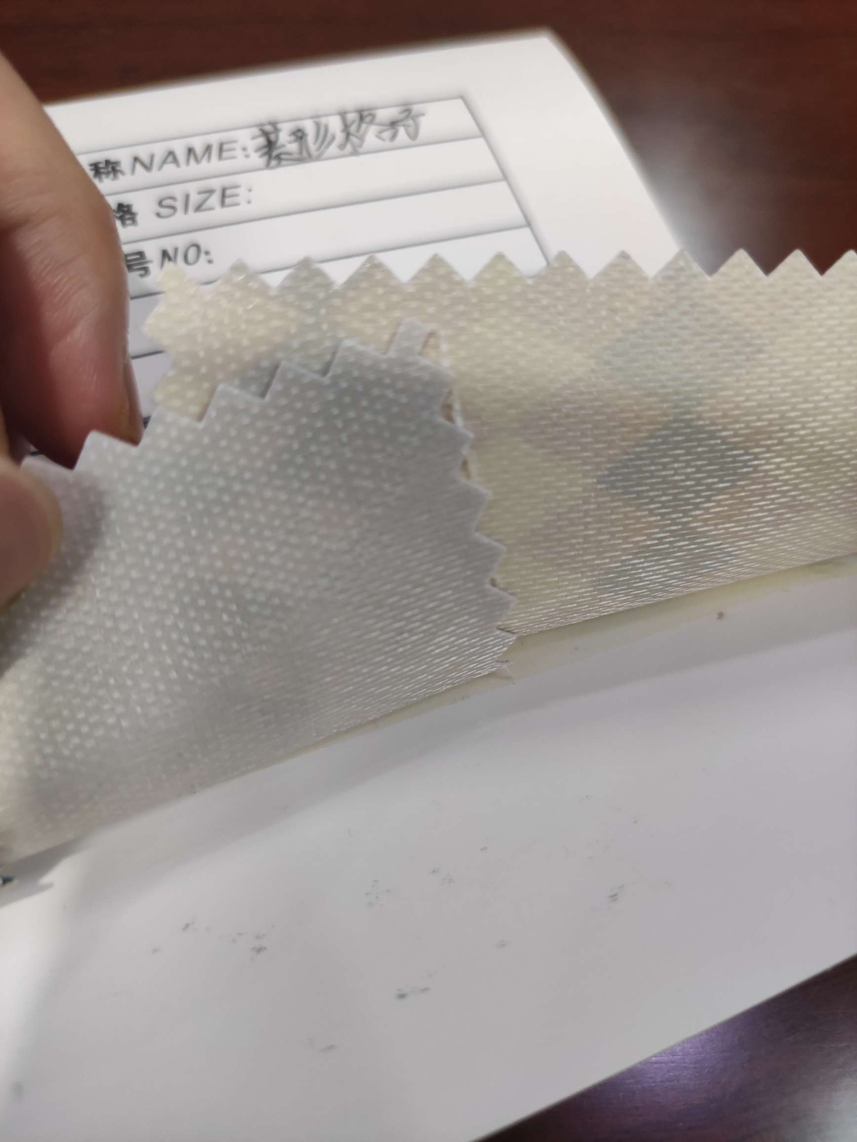 菱形格子米黄大量现货高中低档皮革面料厂家直销热销新款产品图