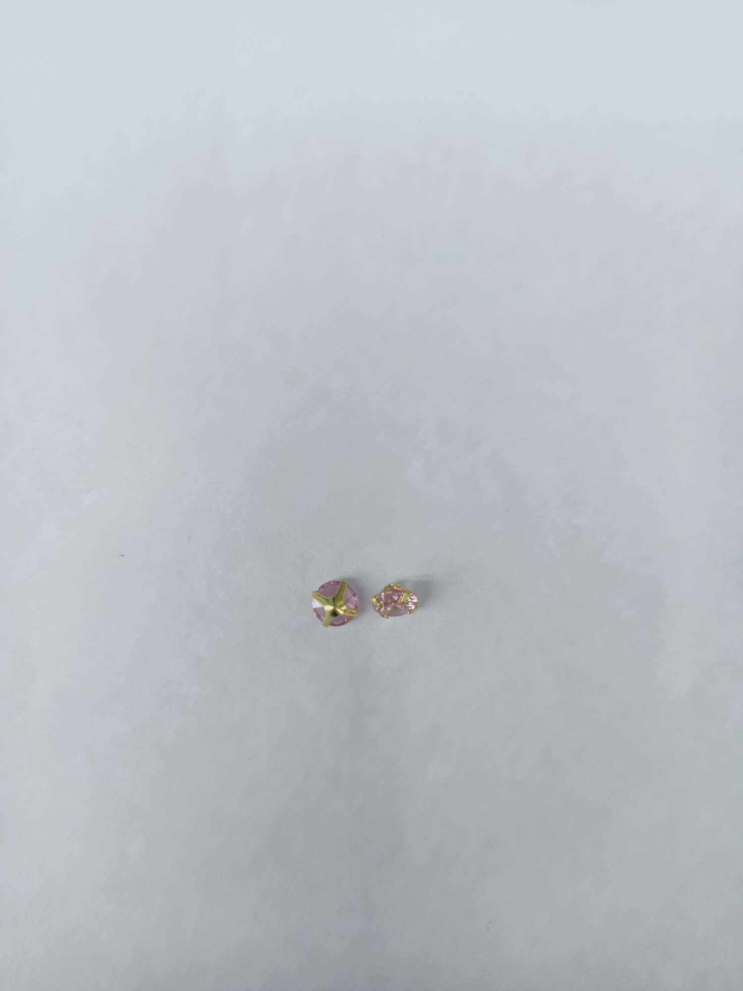 Pink zircon four-pronged Xinyao jewelry accessories are a popular DIY item that is cute and charming details Picture