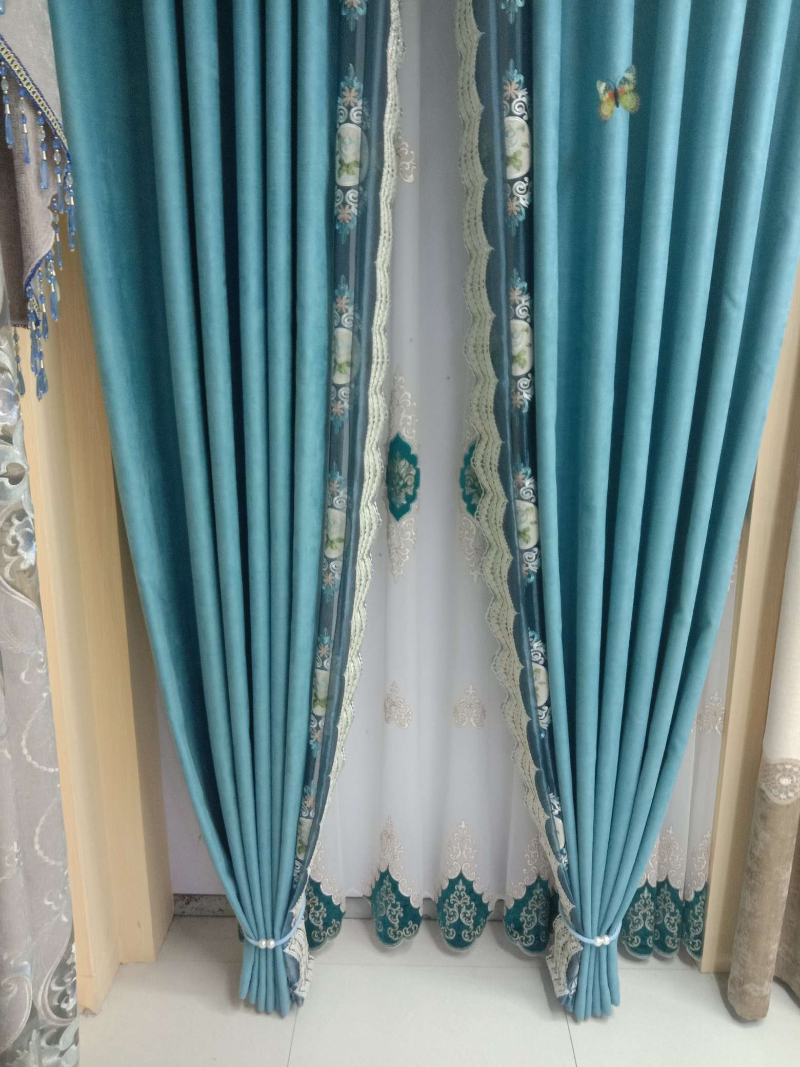 New style factory direct sales available for retail and wholesale of Kala leather velvet full sunshade curtain fabric details Picture