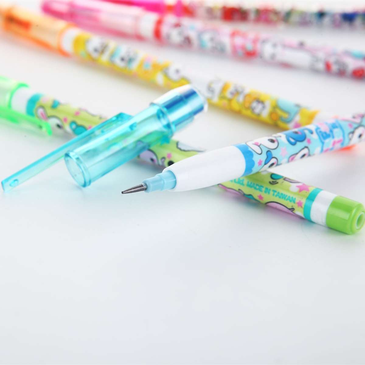 日本LEMON替芯铅笔白底实物图