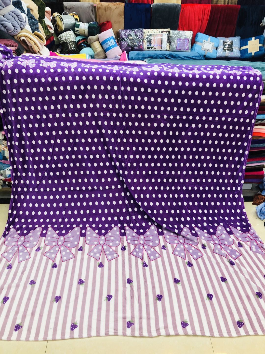 厂家直销批发零售新款精品法兰绒毛毯盖毯35