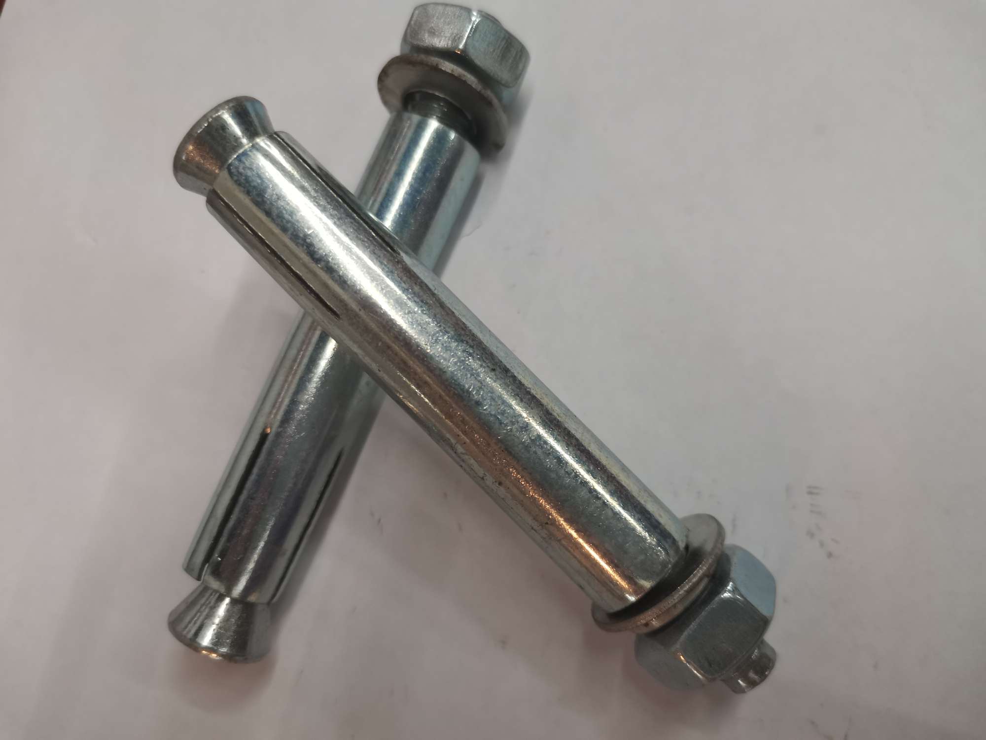 Expansion screw M10