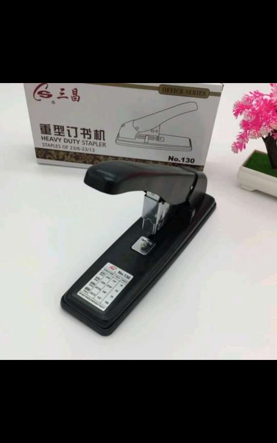 100页订书机加厚订书机白底实物图