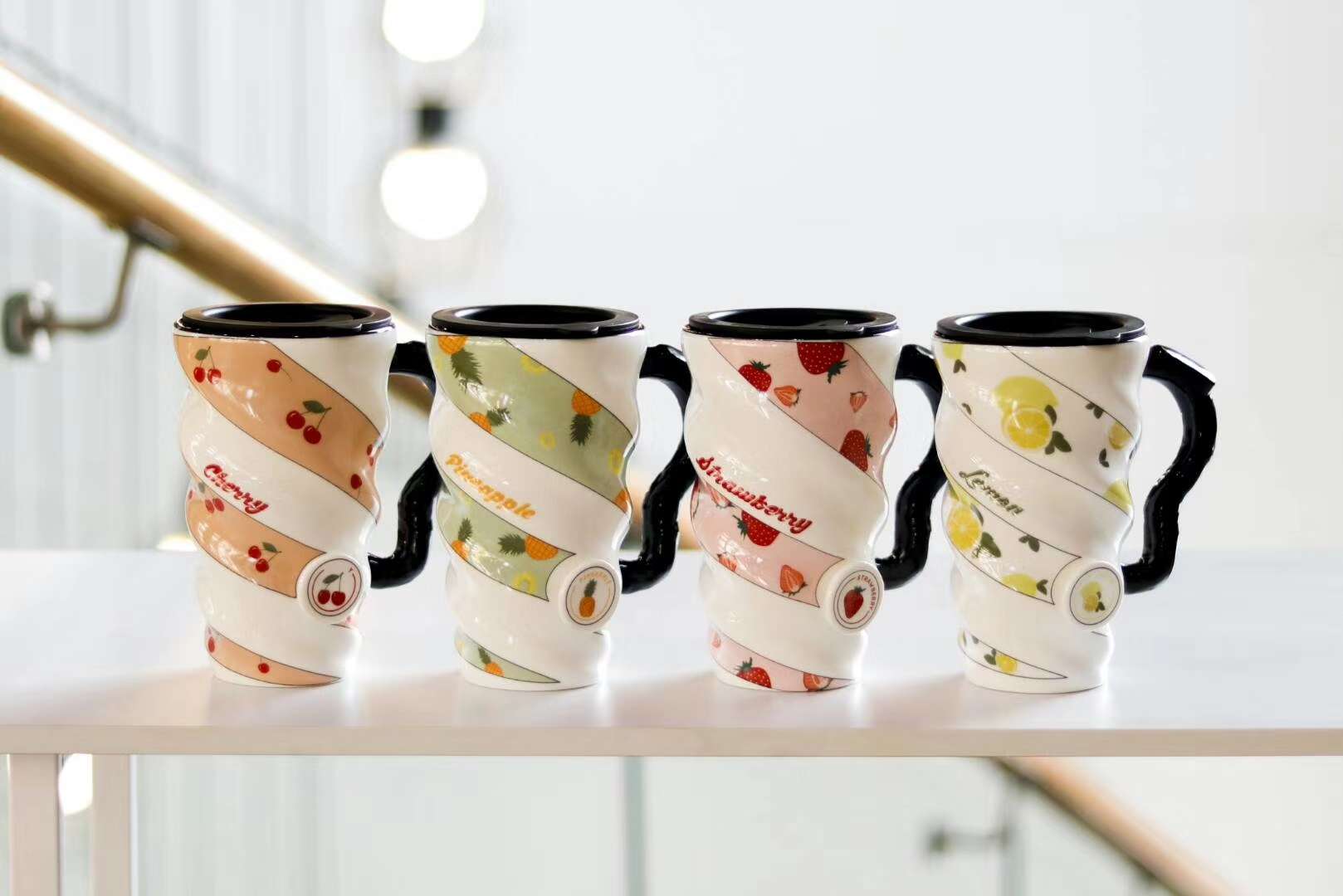 SJ1090-12 500ml Fruit spiral Ceramic cup, glossy glazed ceramic cup, food-grade PP sealed lid Specification image