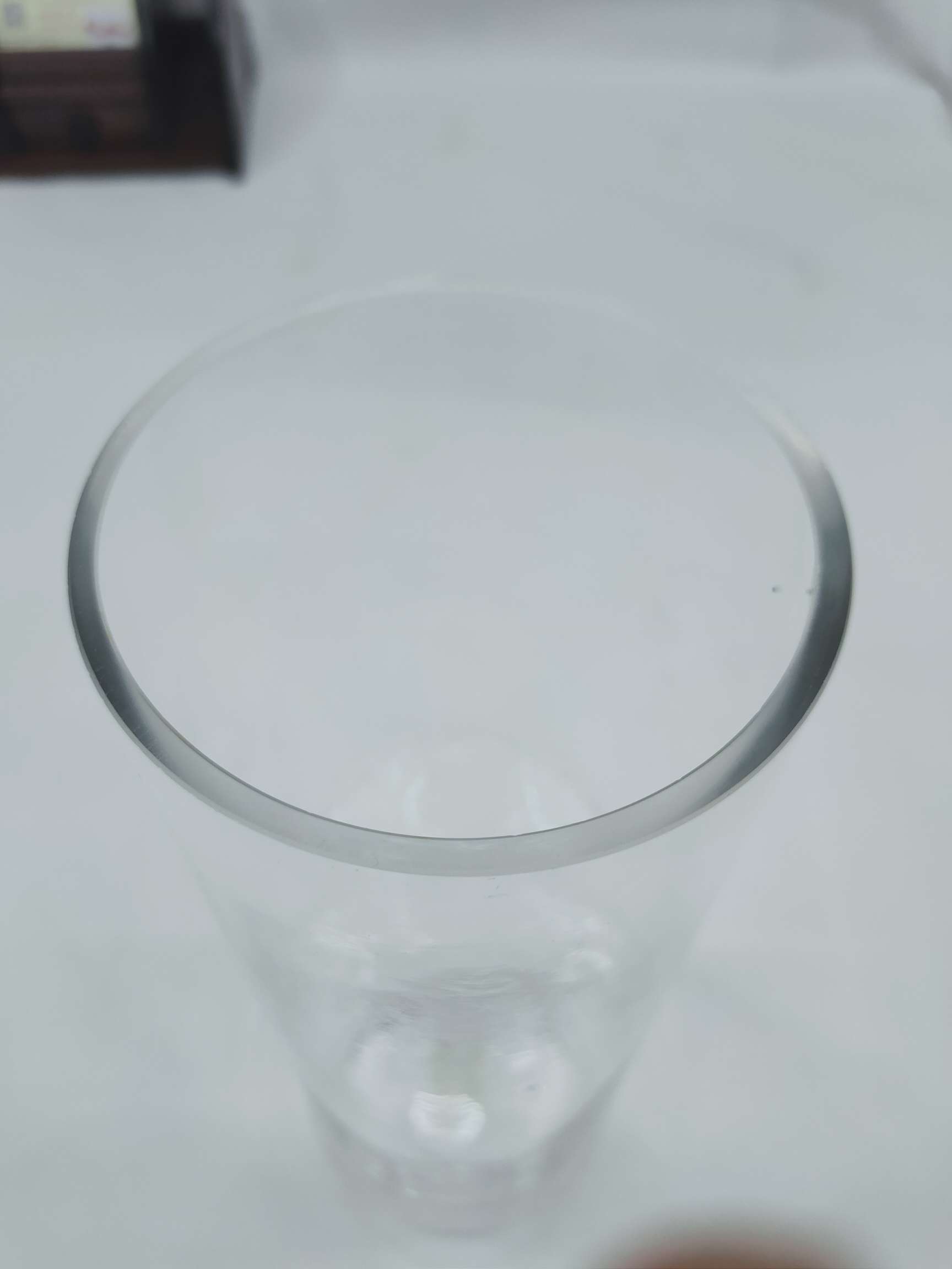 透明花瓶细节图