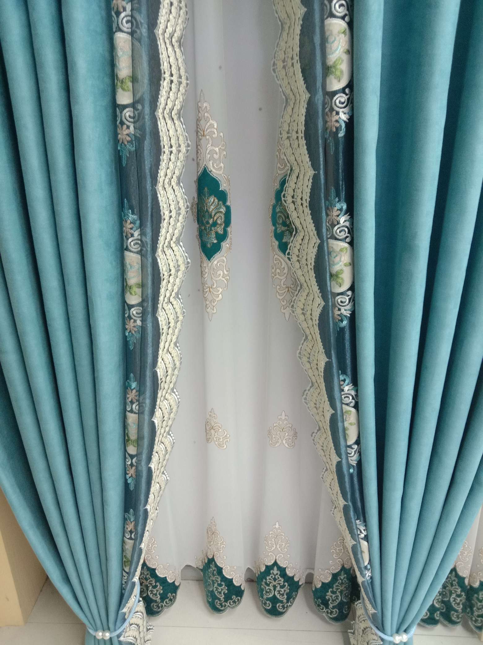 New style factory direct sales available for retail and wholesale of Kala leather velvet full sunshade curtain fabric Application Scenario