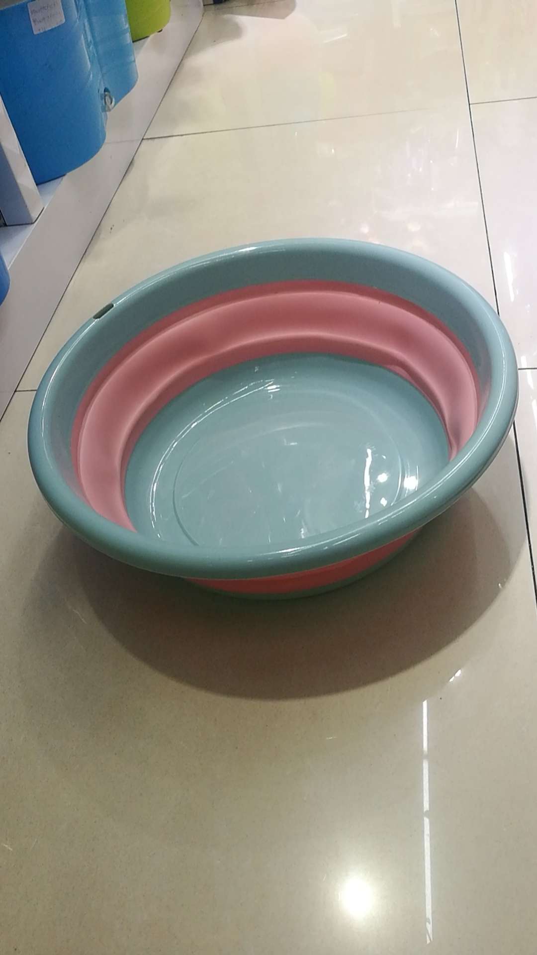 Folding basin full figure