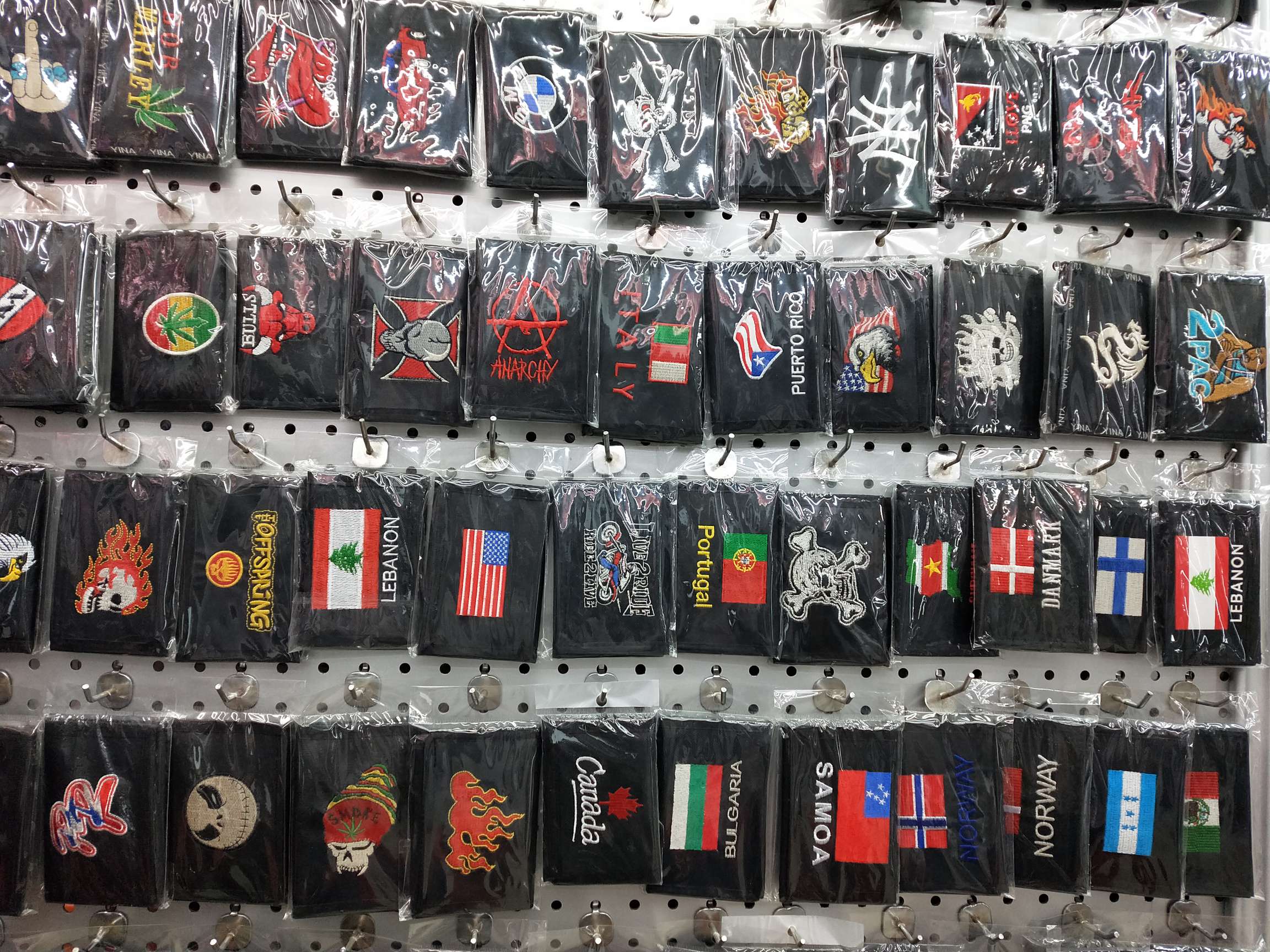 国旗绣花钱包产品图