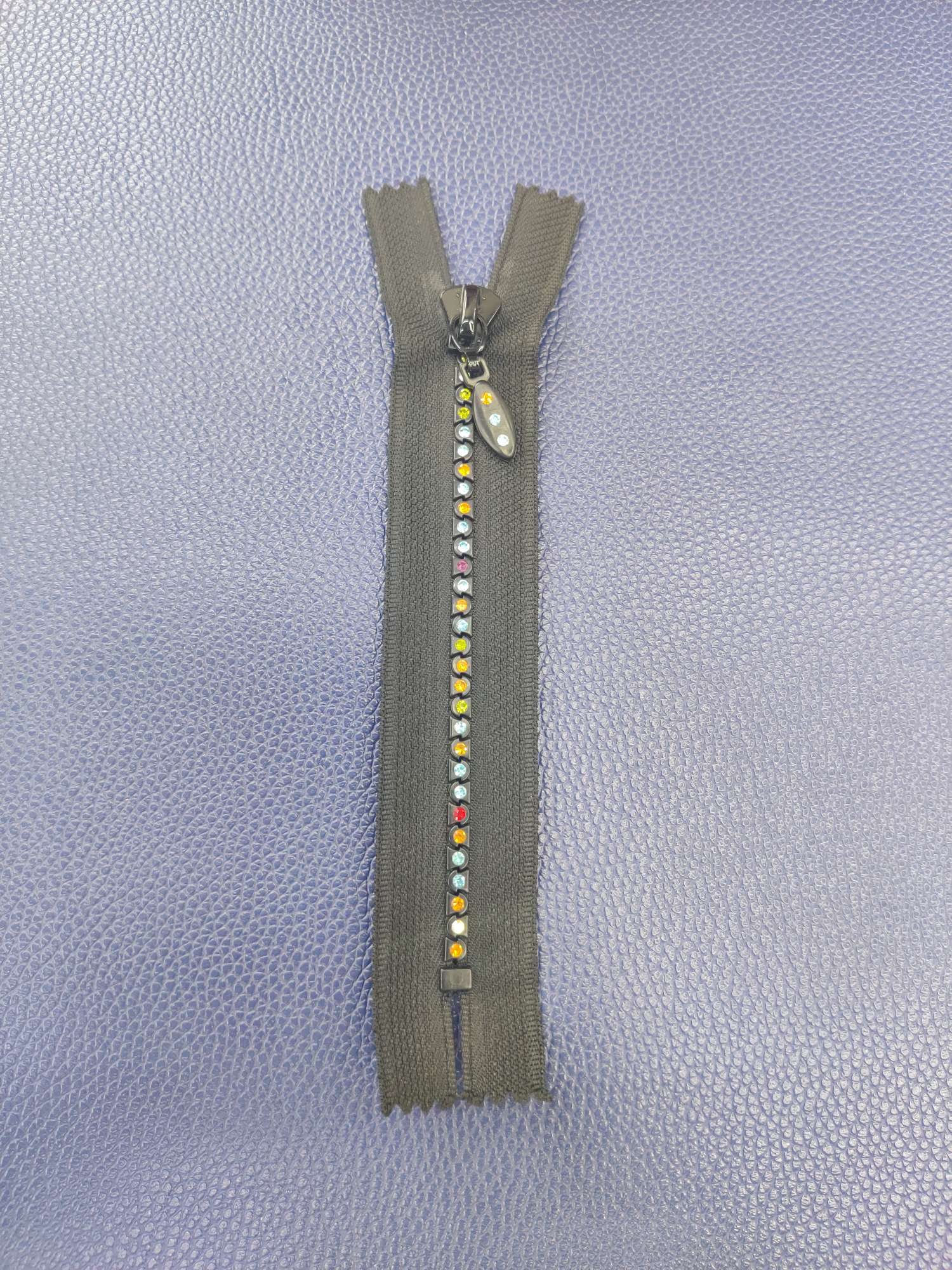 拉链 钻石拉链树脂拉链彩色钻石牙开尾拉锁包包口袋服装饰拉链条批发图