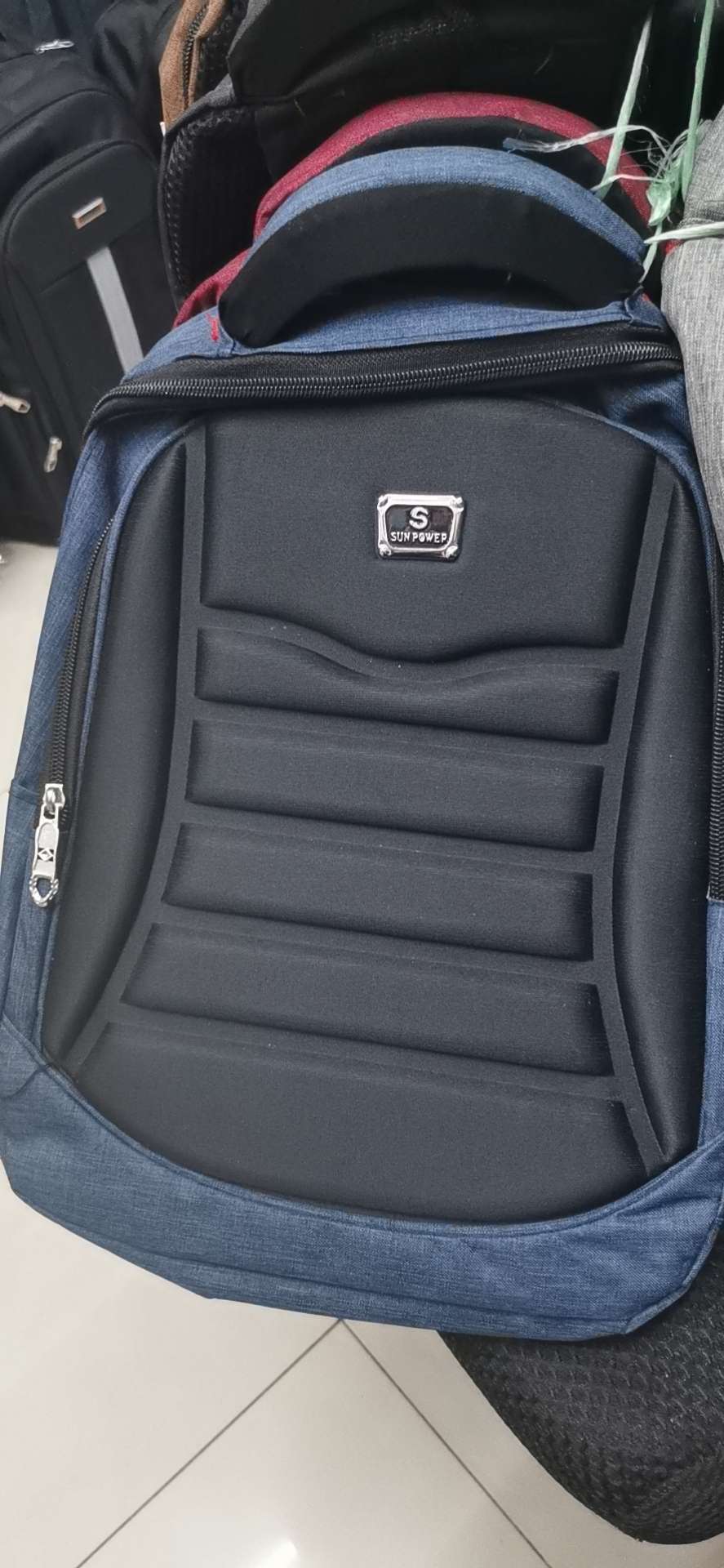 学生背包产品图