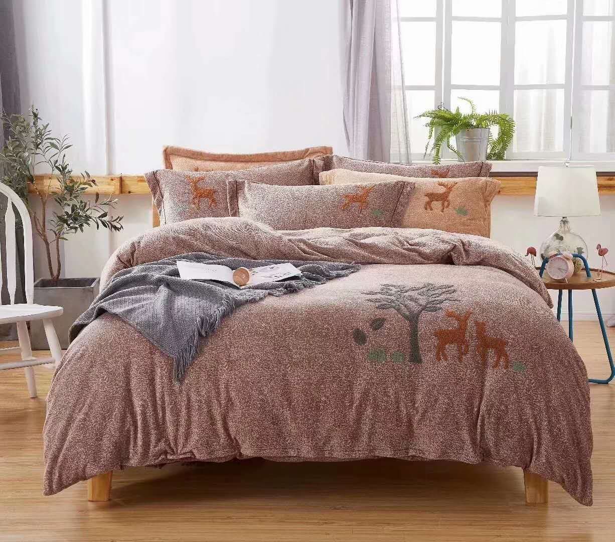 Boutique Plush Bedding 4-Piece Set 4