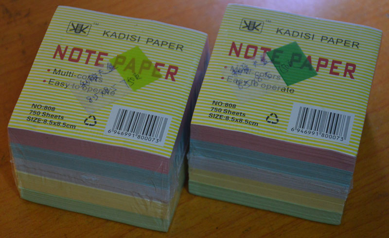 Factory direct selling 8.5*8.5 color adhesive stickers can be customized thumbnail