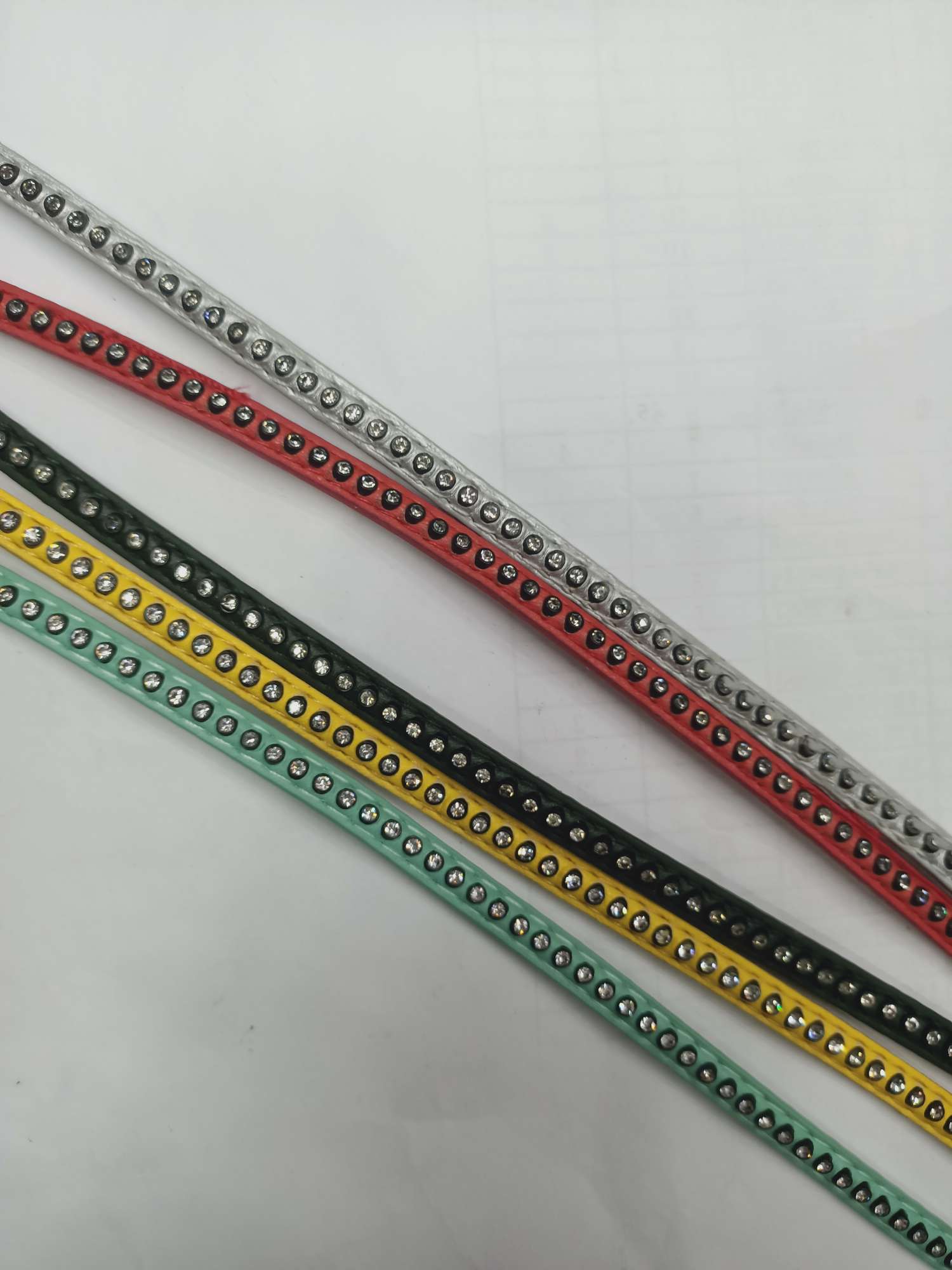 Cordones multiusos de piel con diamantes, tocados, gestos, colgantes para teléfonos móviles, cinturones, etc. details Picture