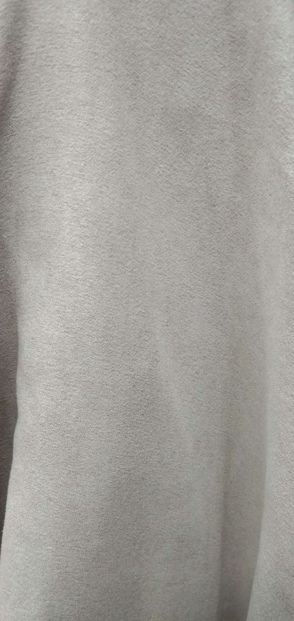 Suede, velvet, gold-embossed clothing, accessories and bedding are available in stock Application Scenario