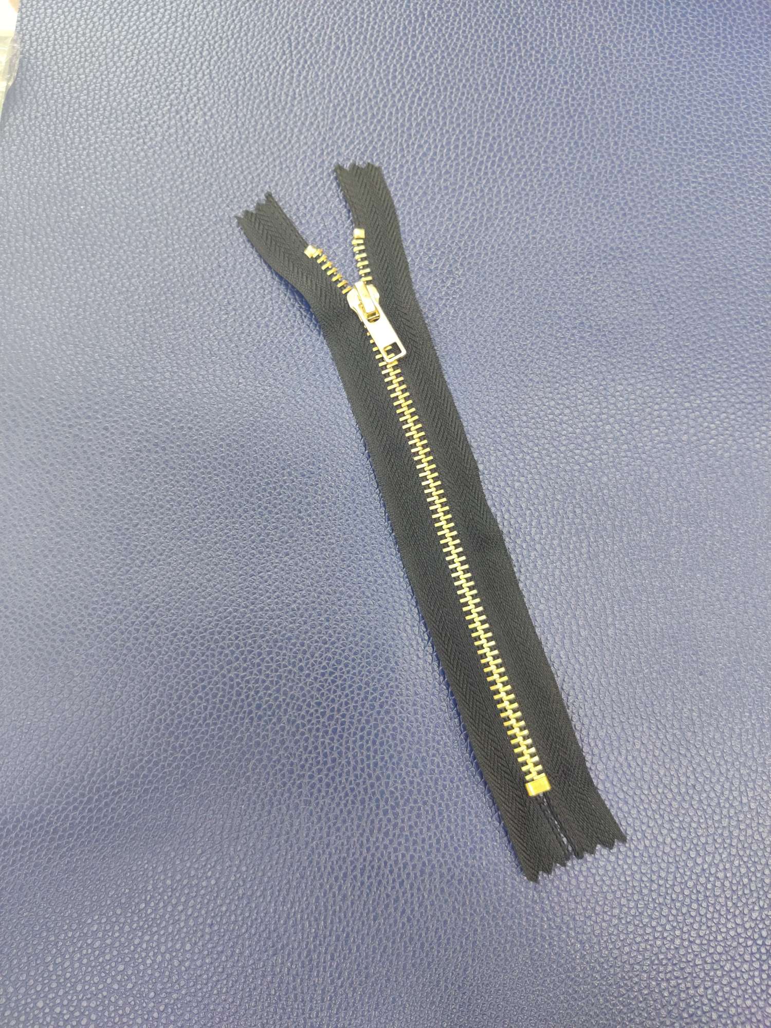 拉链 铜拉链金属拉链 3#4#5#8#10#金属码装拉链 多种颜色 铜拉链包包衣服