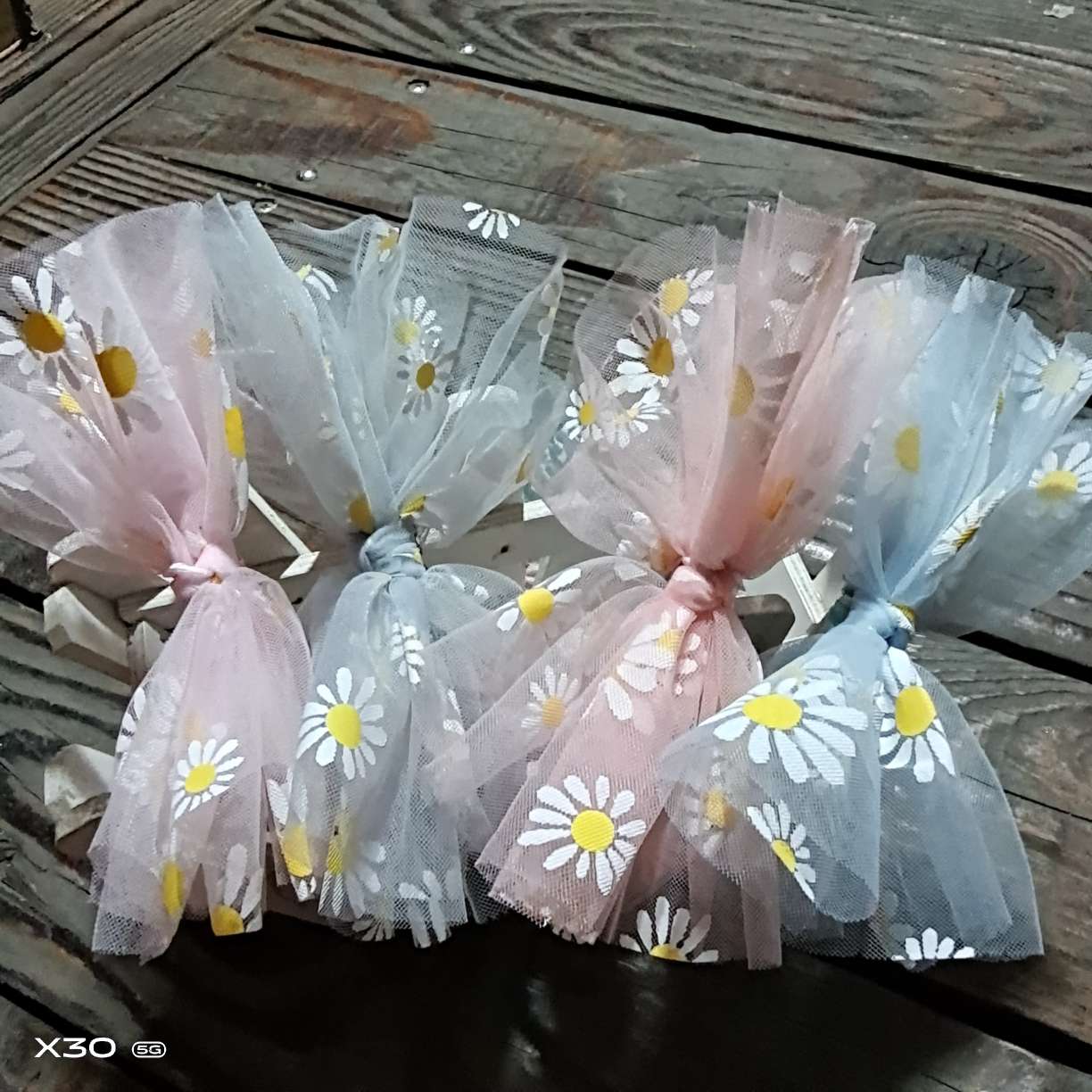 Korea high - end hair accessories supply point network yarn bow female hair hoop small Daisy bow head hoop accessories wholesale thumbnail