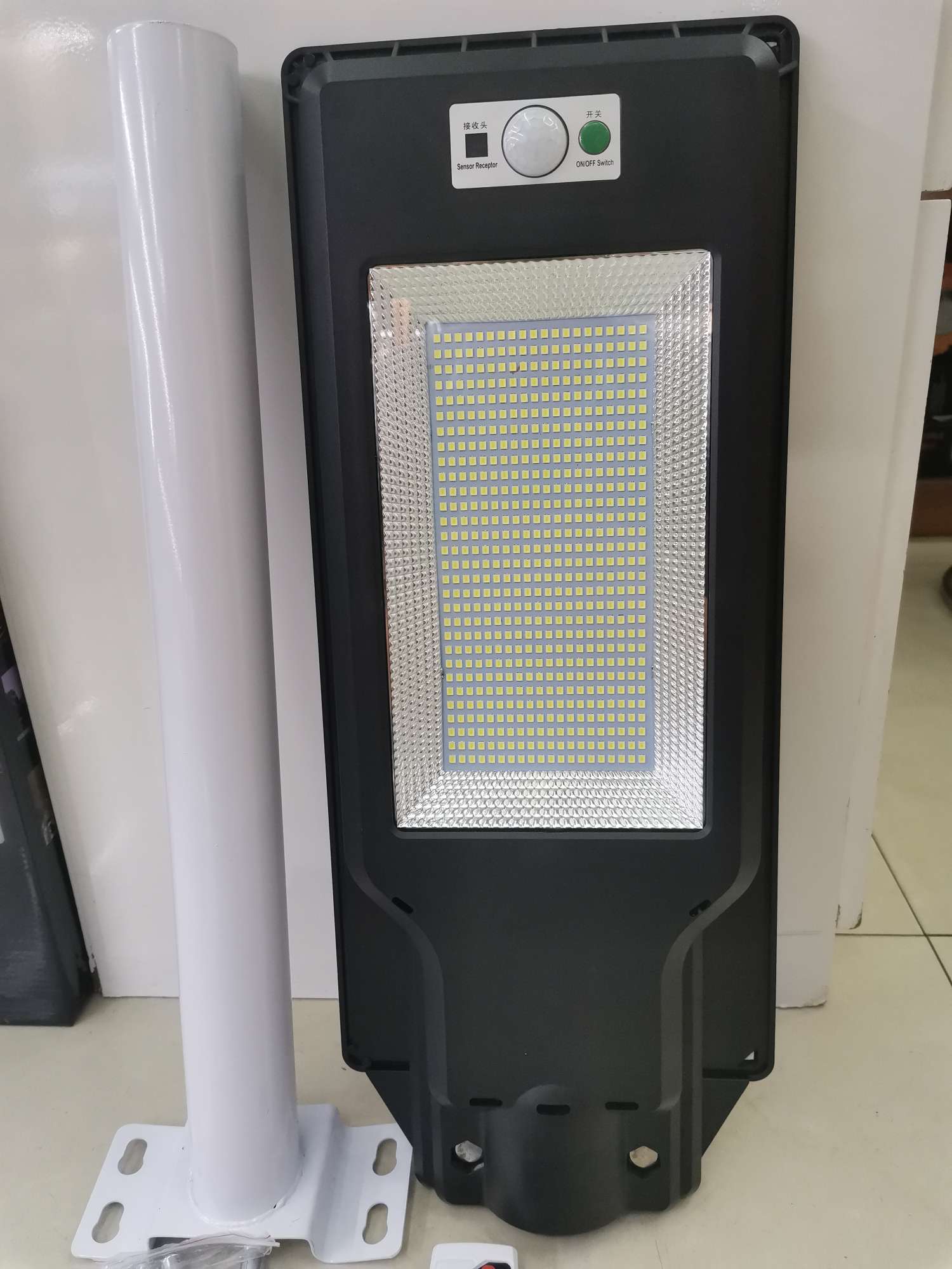 太阳能路灯应急灯户外大面积照明感应遥控LED灯详情图8