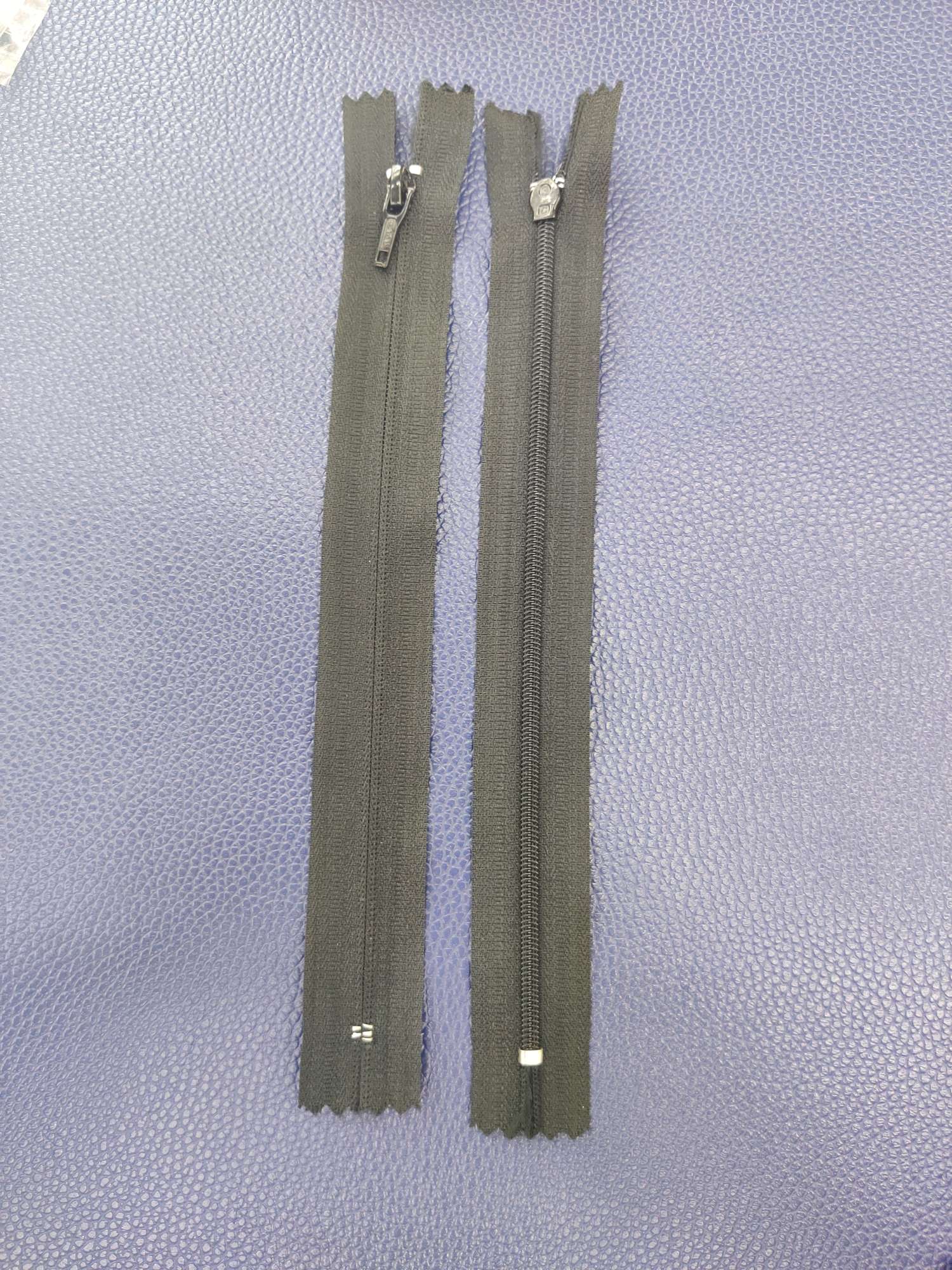 Zipper back pull nylon pull head nylon metal resin hanging white silver high-grade zinc alloy zipper head pull head in stock thumbnail