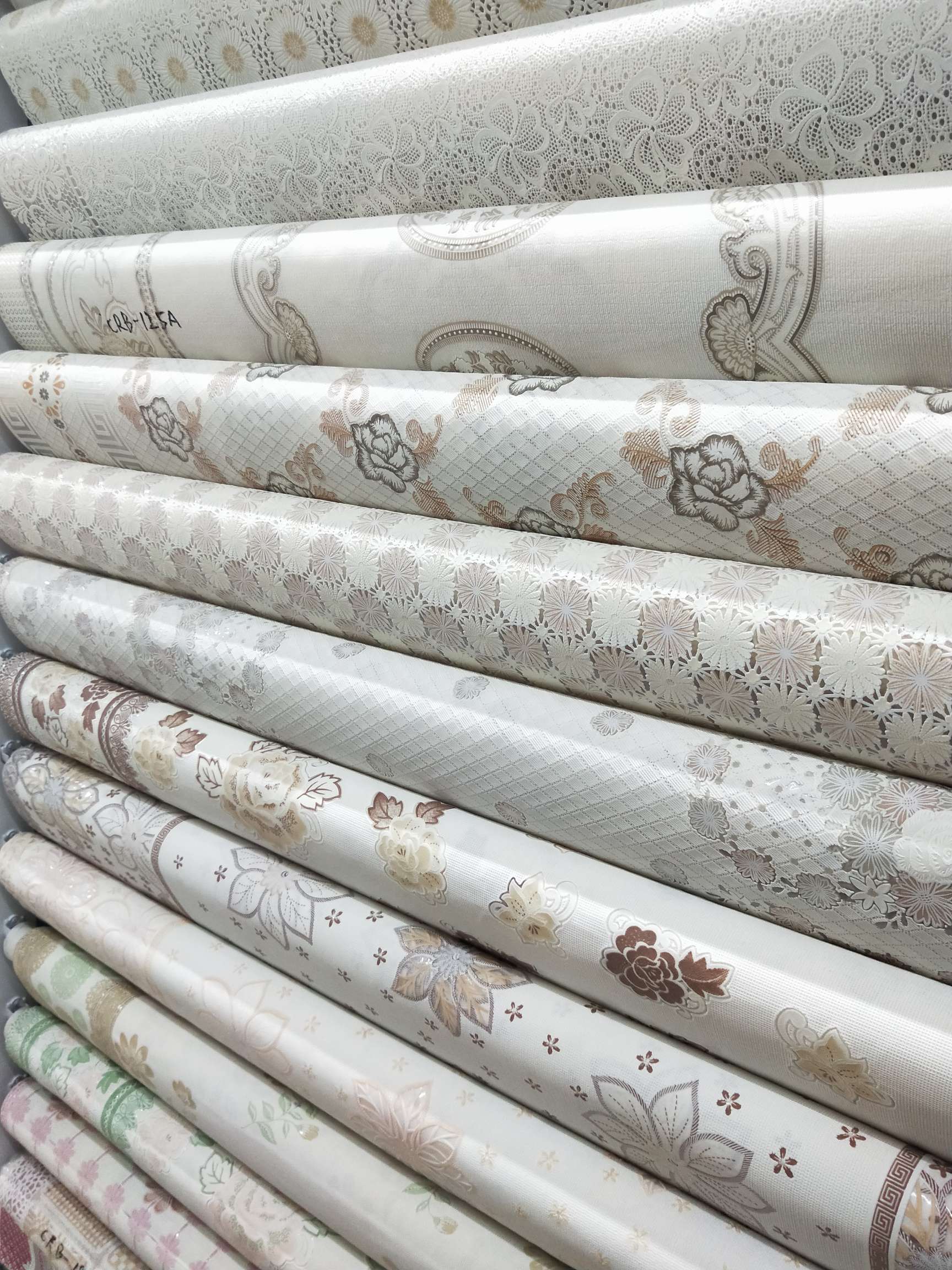 PVC印花台布新款 发泡蕾丝台布专业定制防寒方形桌布台布 厂家直白底实物图