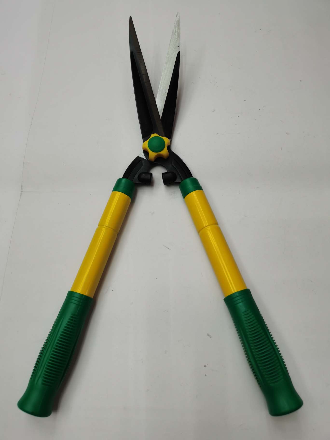 Garden tools Garden tools Pruning branches Pruning lawn scissors Large grass pruning garden pruning tall branches undefined