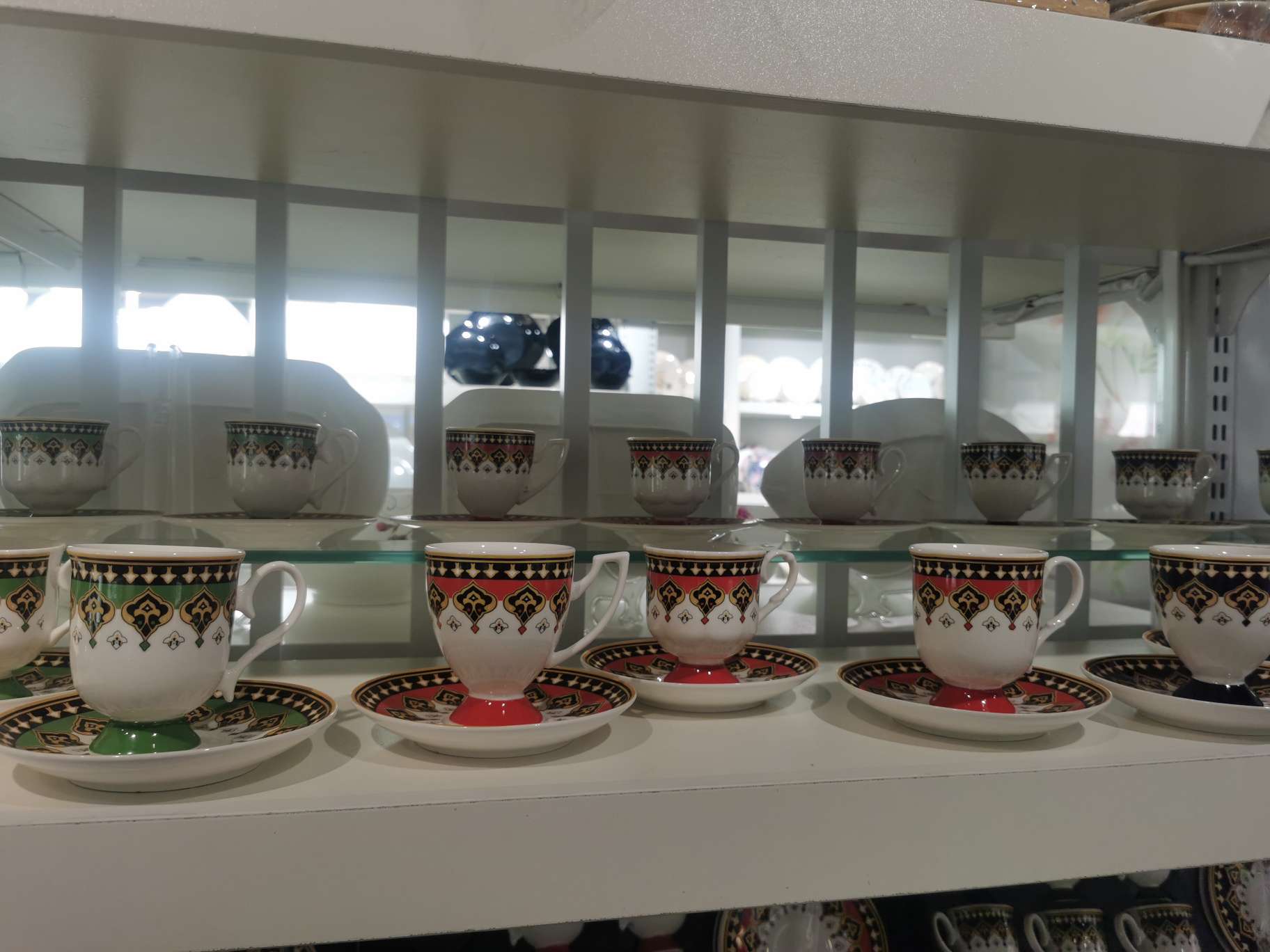 180-milliliter mixed with six cups and six saucers