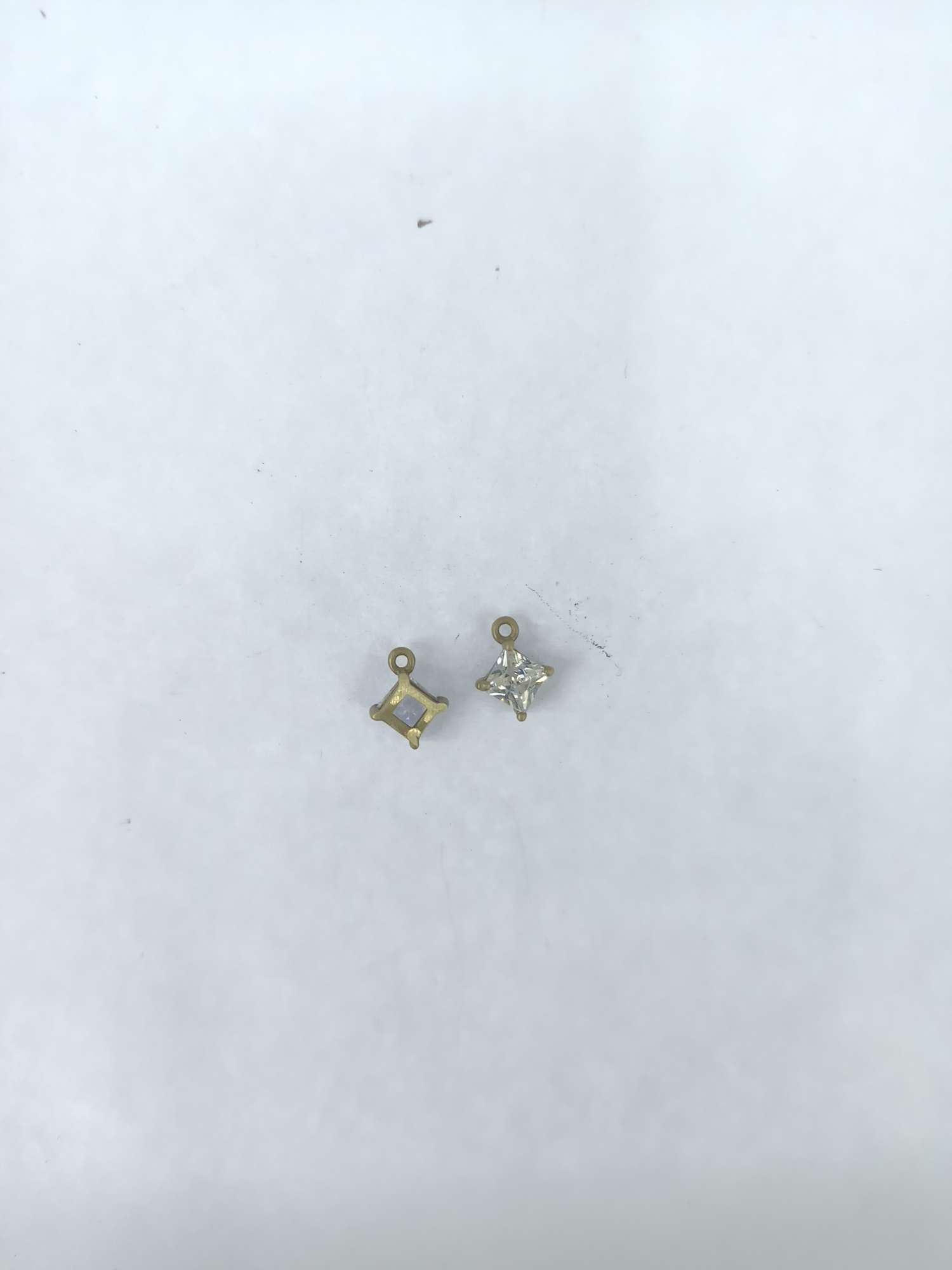 Square accessories from Xinyao jewelry accessories are popular DIY items that are cute and charming details Picture