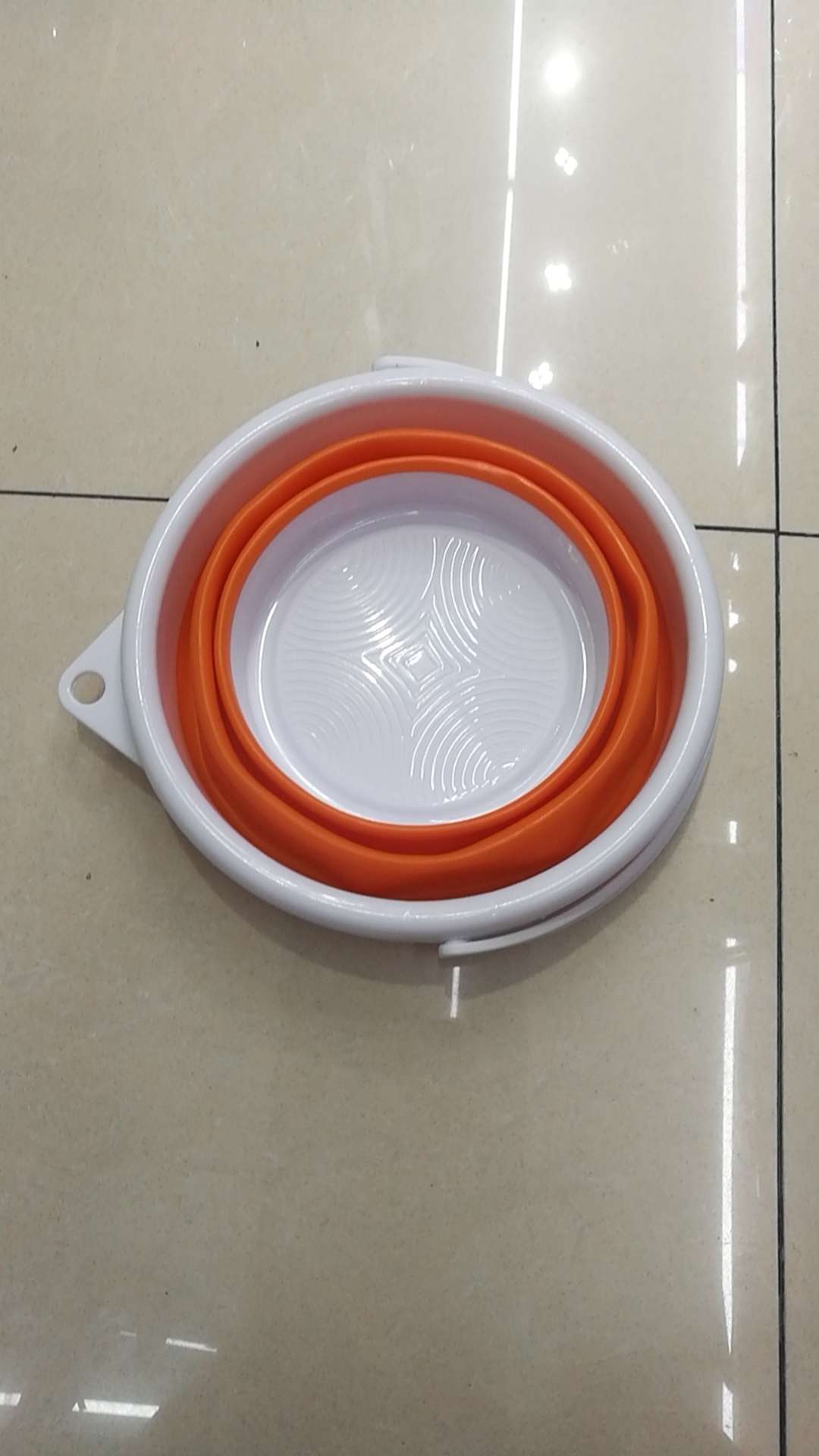 Folding bucket 1 full figure