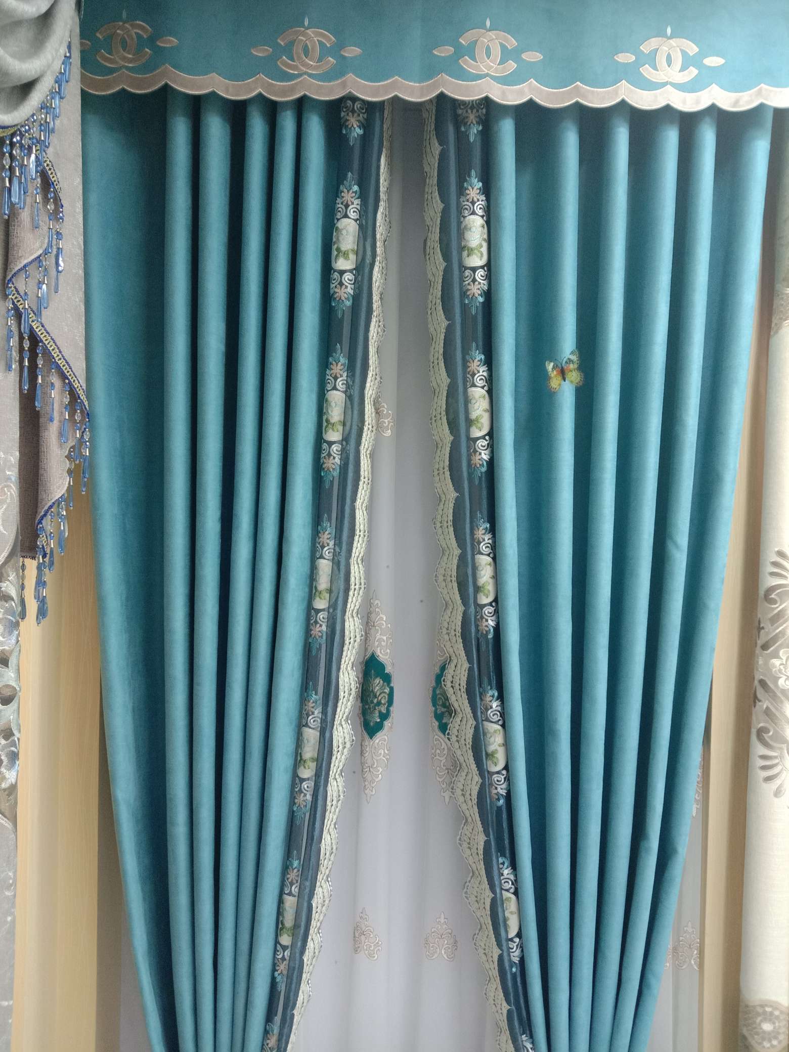 New style factory direct sales available for retail and wholesale of Kala leather velvet full sunshade curtain fabric Specification image