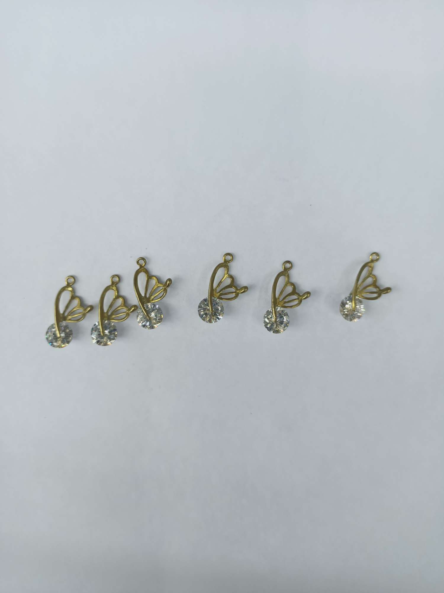 The single-sided dragonfly accessory from Xinyao jewelry accessories is a popular DIY product that is cute and charming