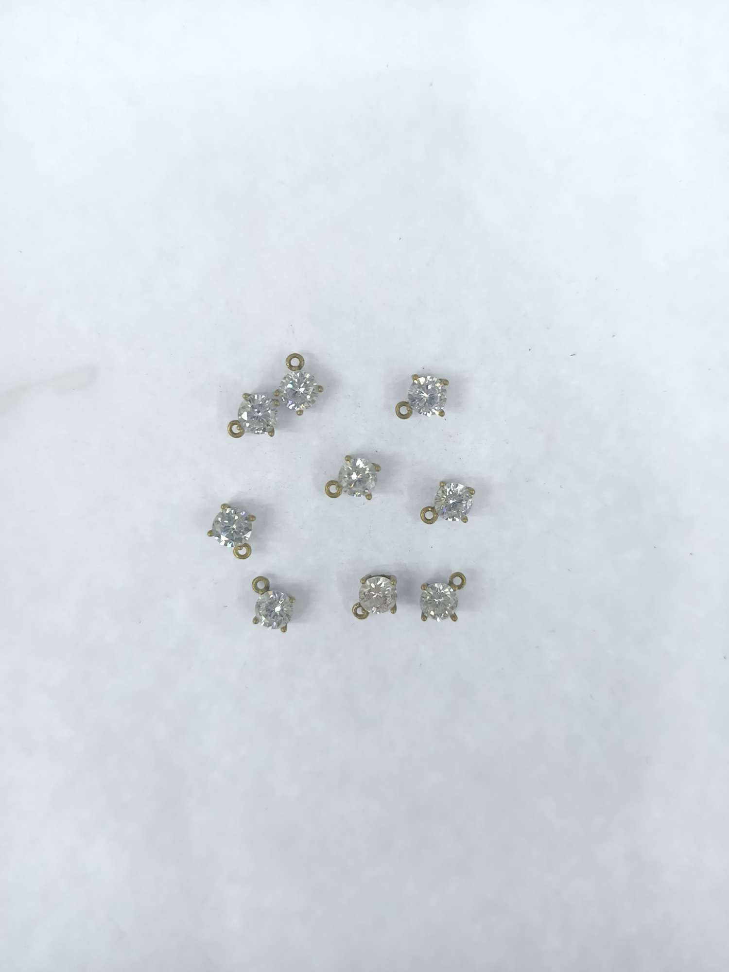 Round accessories from Xinyao jewelry accessories are popular DIY items that are cute and charming