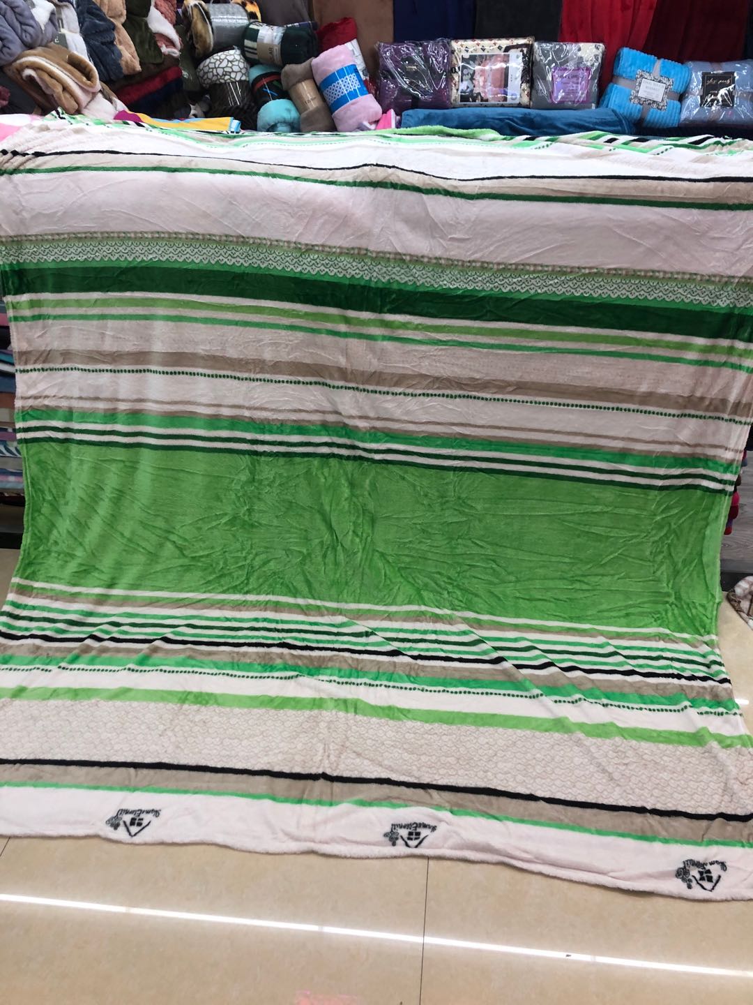 Factory Direct Wholesale Retail New Boutique Flannel Blanket Cover Blanket 46