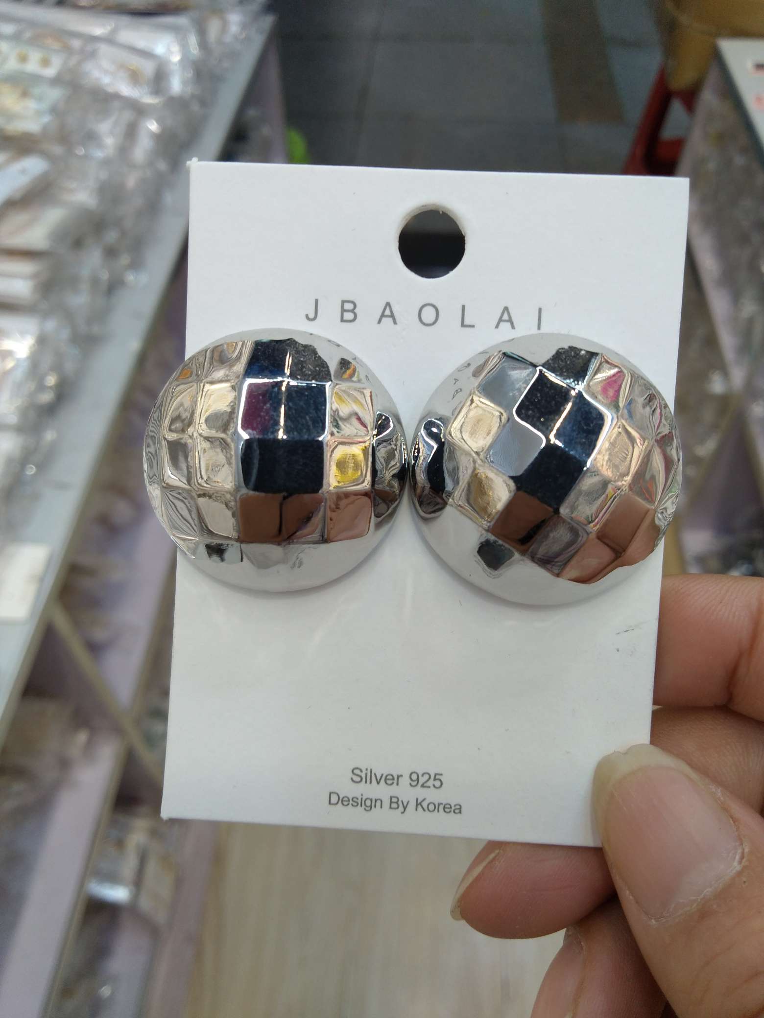 Chequered steamed bun metal earrings thumbnail