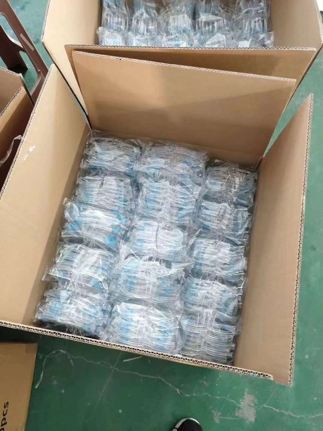 面罩眼镜架细节图