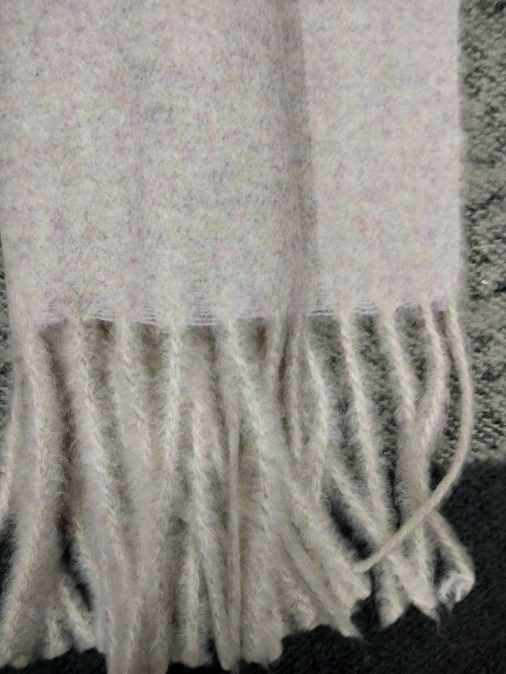 Plain Flowered White Shawl For Men And Women details Picture