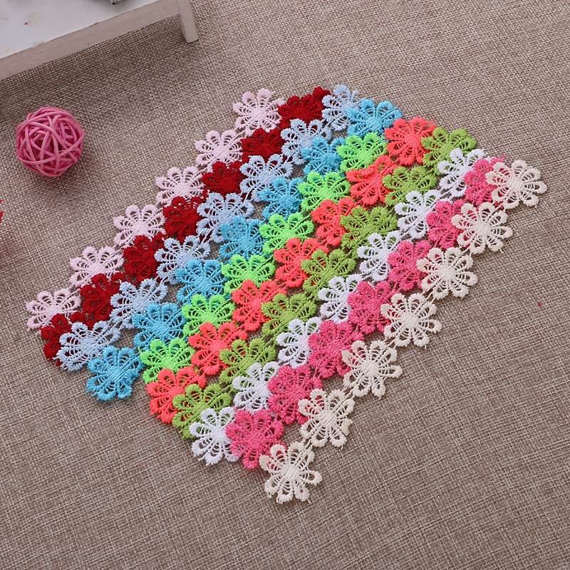 The elegant lace is available in a variety of colors, including water-soluble lace