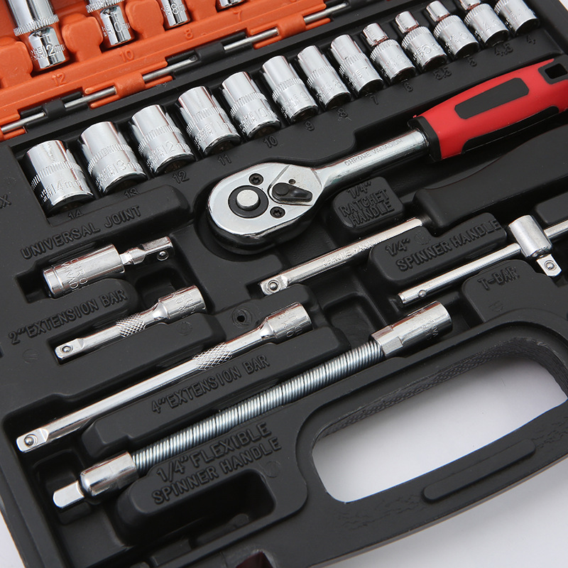 53 Sets Of Tools 1/4 Small Flying Rod Ratchet Quick Wrench Sleeve Auto Repair Machine Repair Sets Of Toolbox Application Scenario