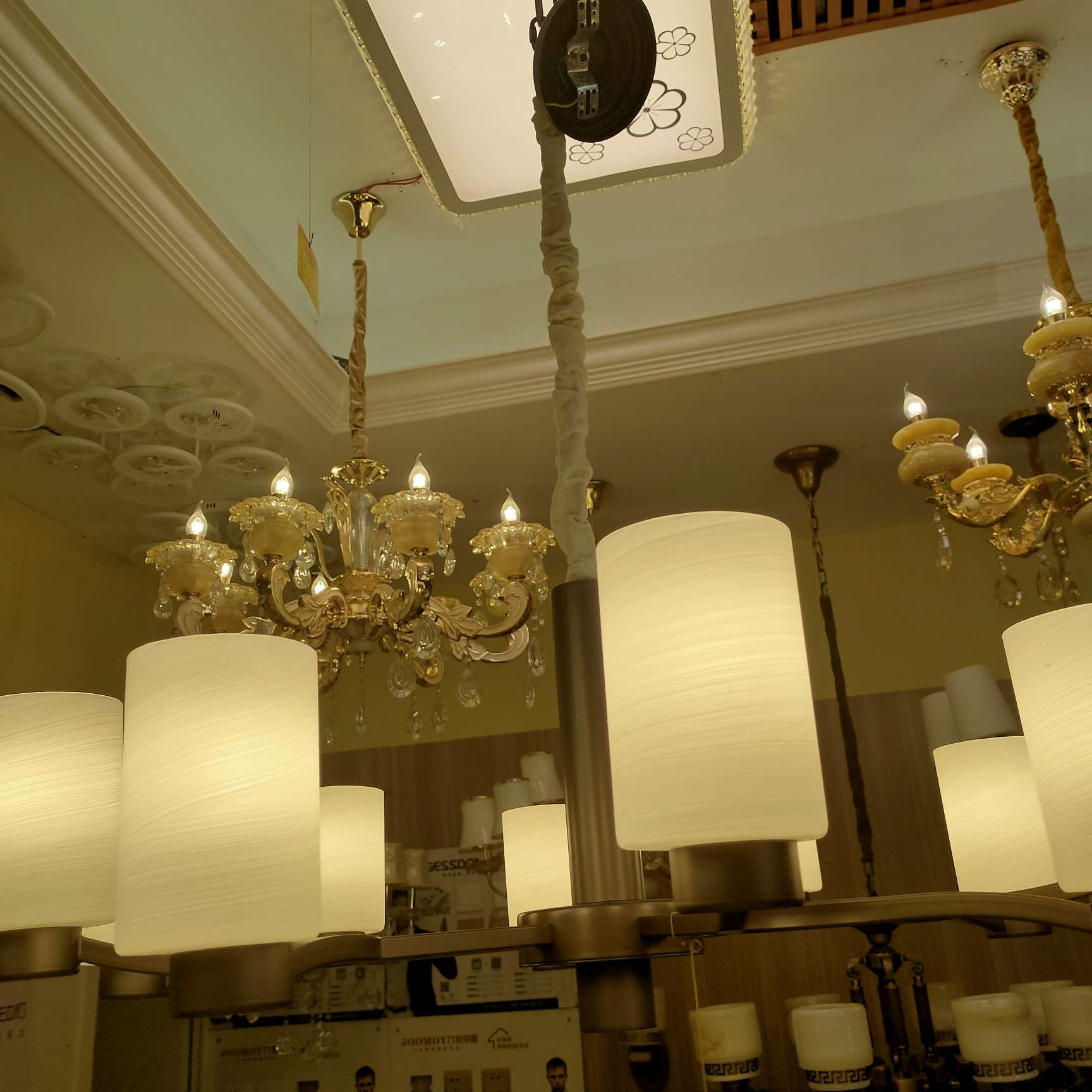 Nordic lighting, modern and simple style, clothing store bedroom, magic bean chandelier, dining room, Internet red light, home, living room, light luxury and elegant chandelier Application Scenario