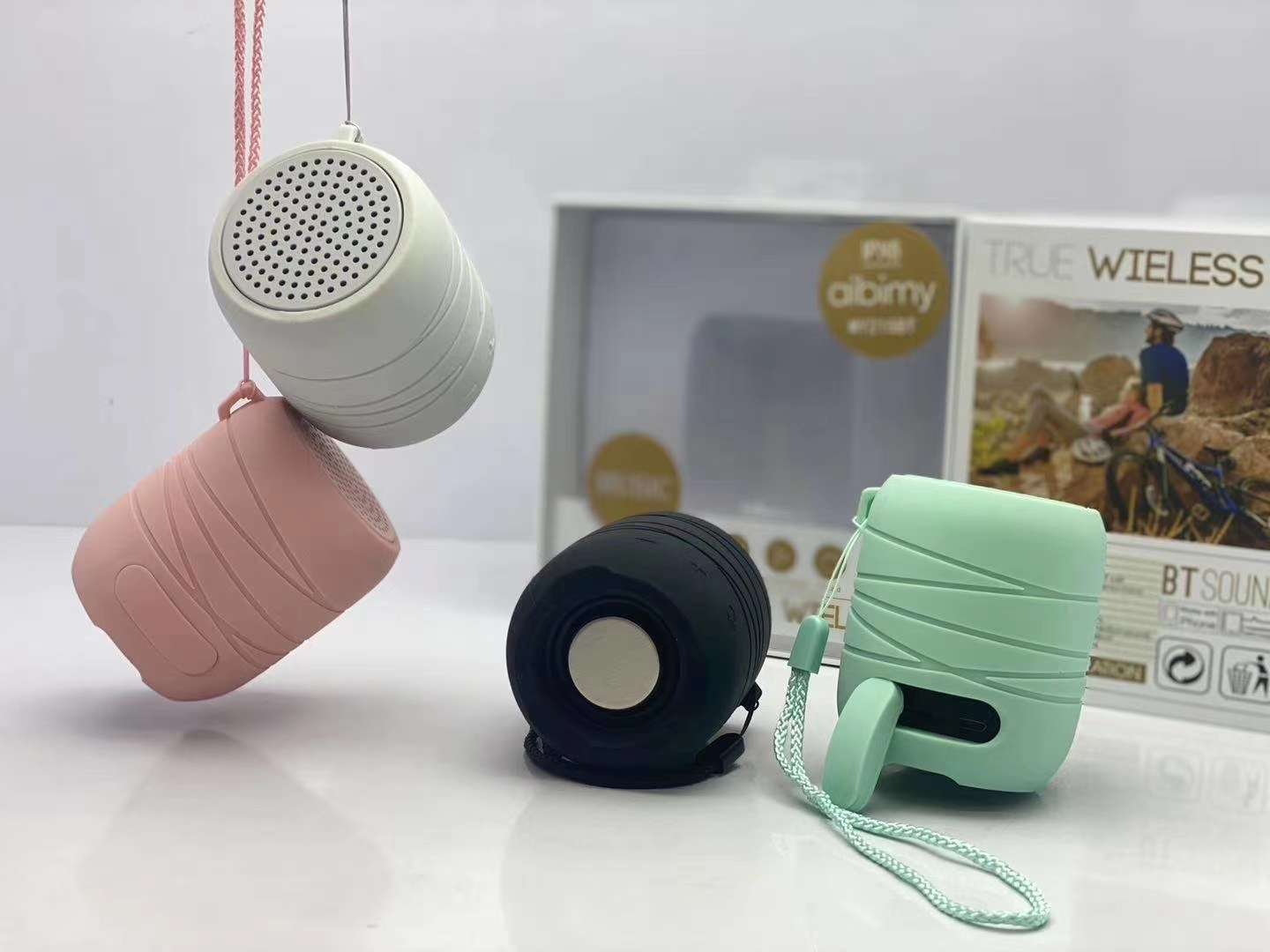 新款新款上市👏 🎉 🎉 🎉 
MY215BT 马卡龙颜色[色]
外箱尺寸:65.5*65.5*73.5cm
装箱白底实物图