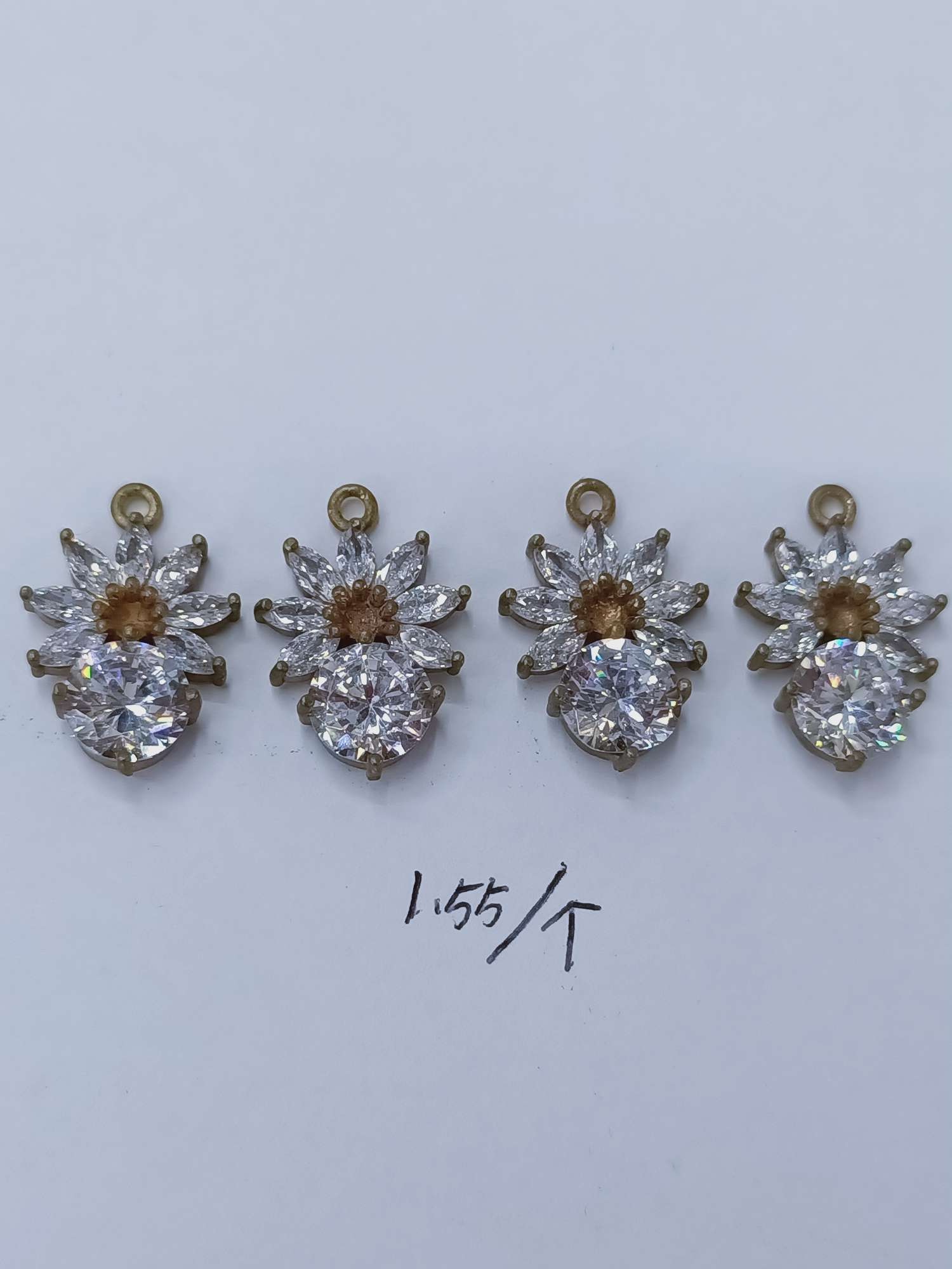 Yiwu good copper miniature chrysanthemum zircon pendant thumbnail