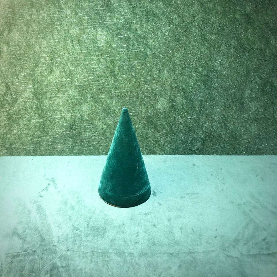 Dark green cone thumbnail