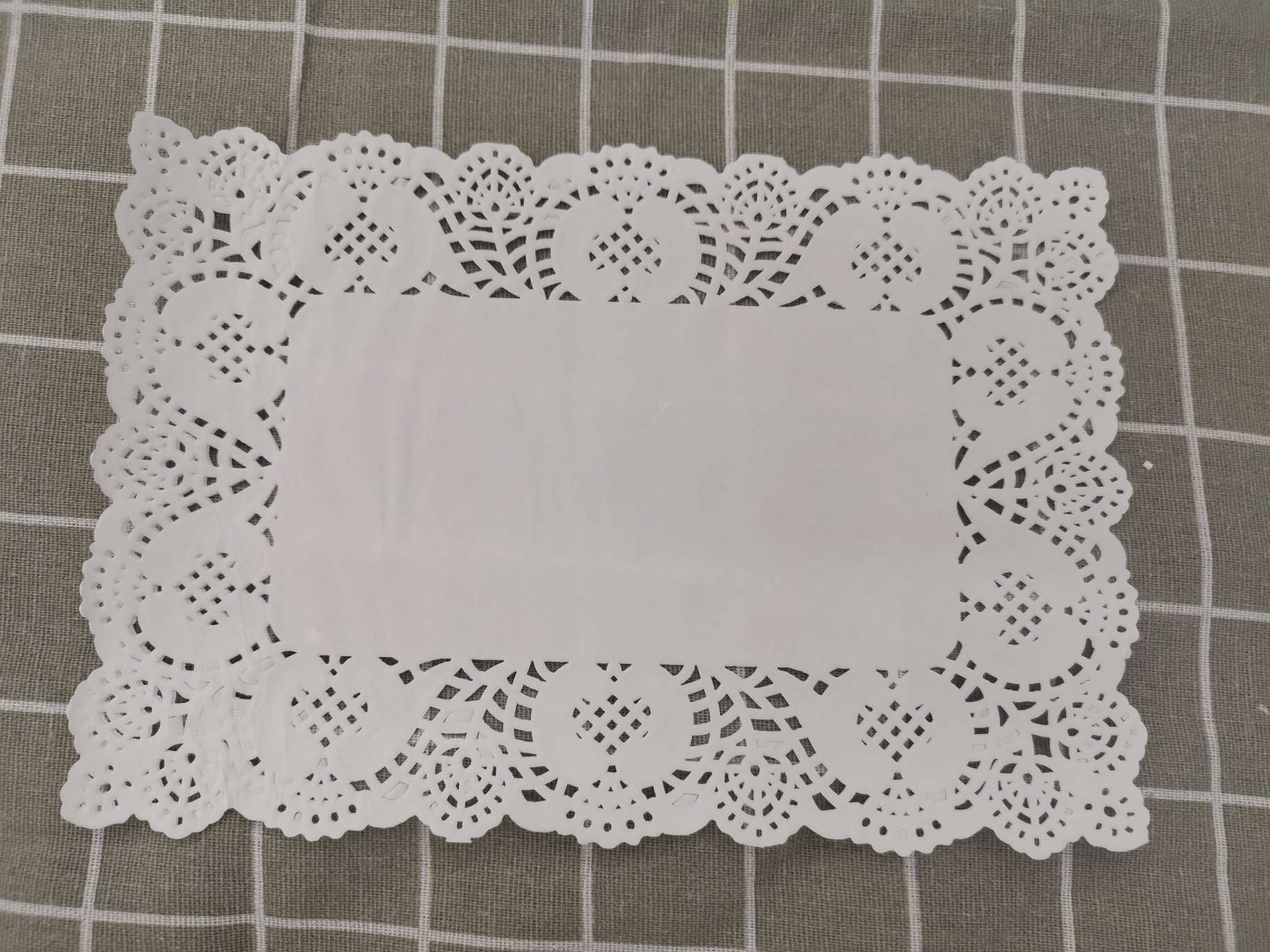 16x23cm square paper placemat with floral backing thumbnail