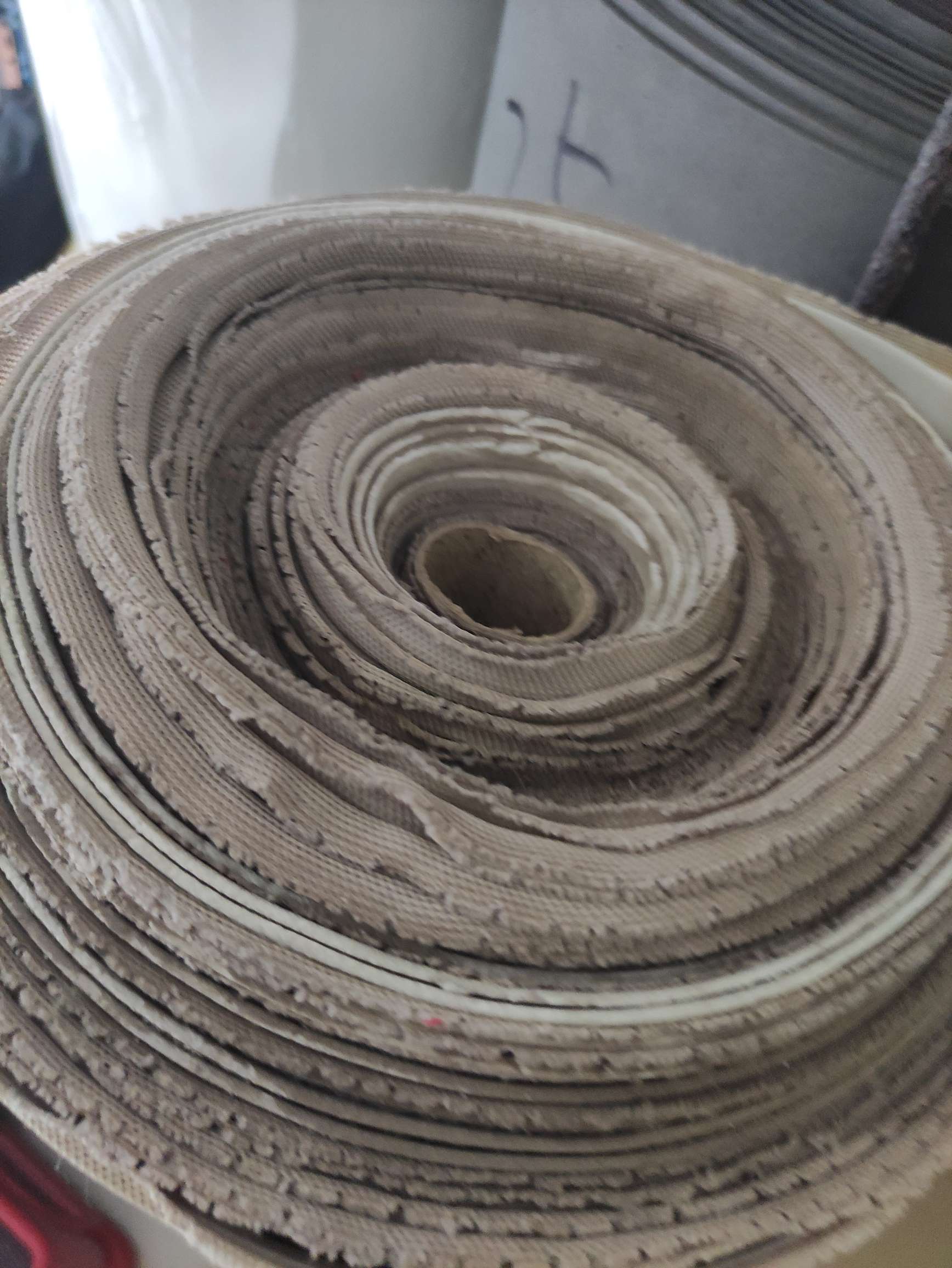 无纺布有色30-100g大量现货高中低档皮革面料厂家直销热销新款皮革布料