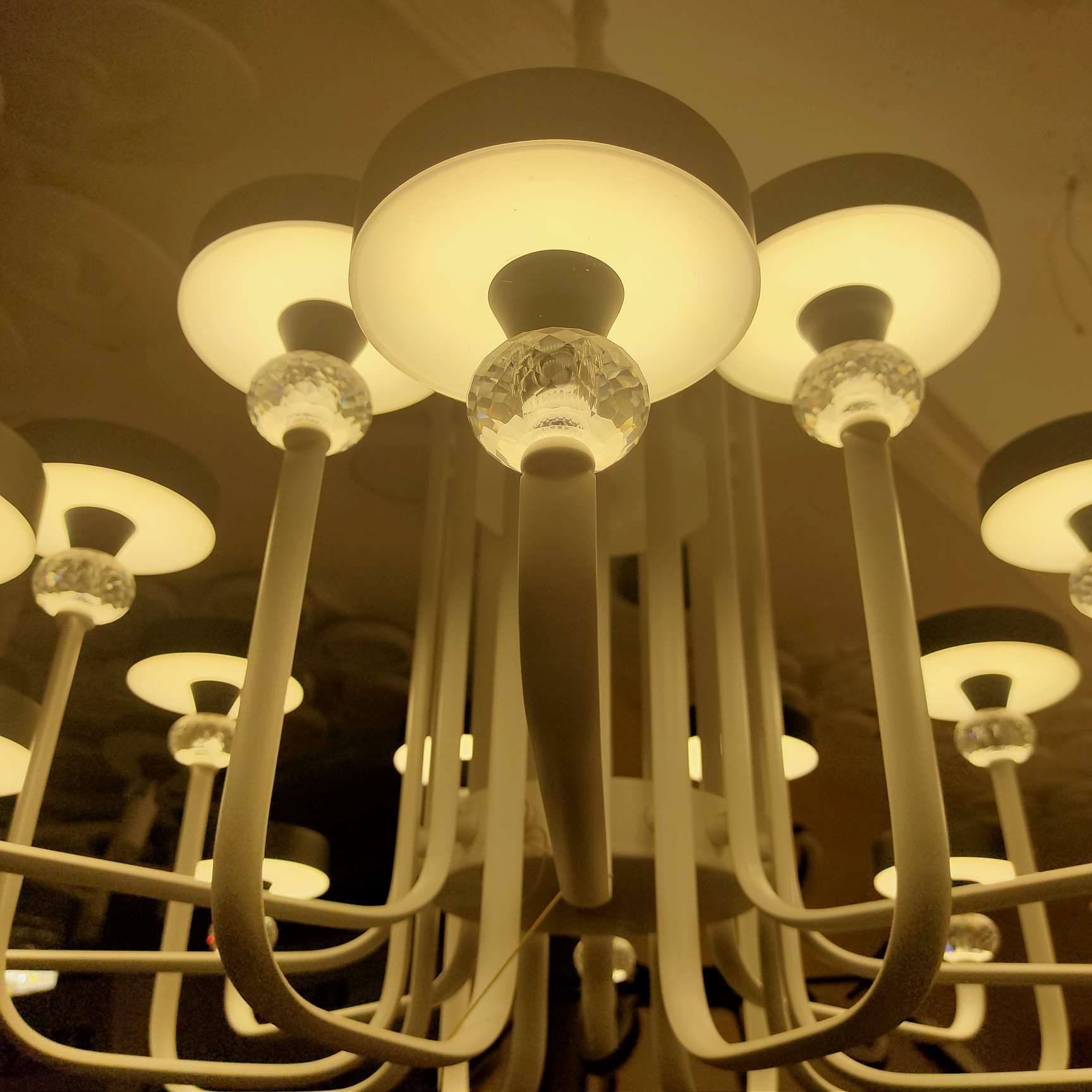 Nordic lighting fixtures, modern, simple and elegant style, clothing store bedroom magic bean chandelier, dining room Internet red light, home living room chandelier undefined