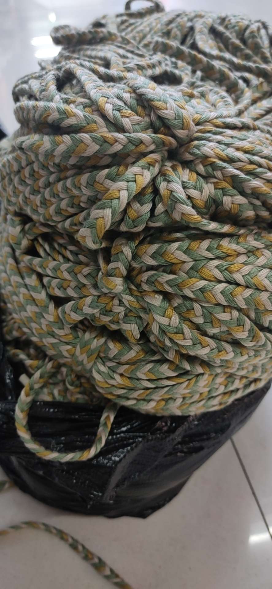 四股绳手机壳挂件细节图