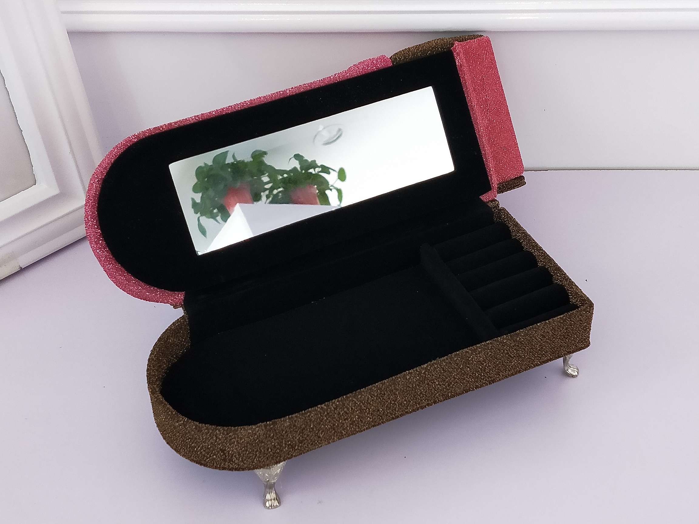 Jinqi Sofa Jewelry Box Fashion Ring Seat Earring Stand Jewelry Storage Box Earrings Jewelry Rack Display Props A20-391/392 Application Scenario