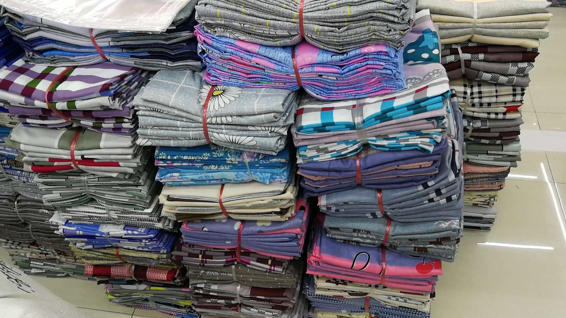 跑量地摊货1.5米砖石绒床单批发白底实物图