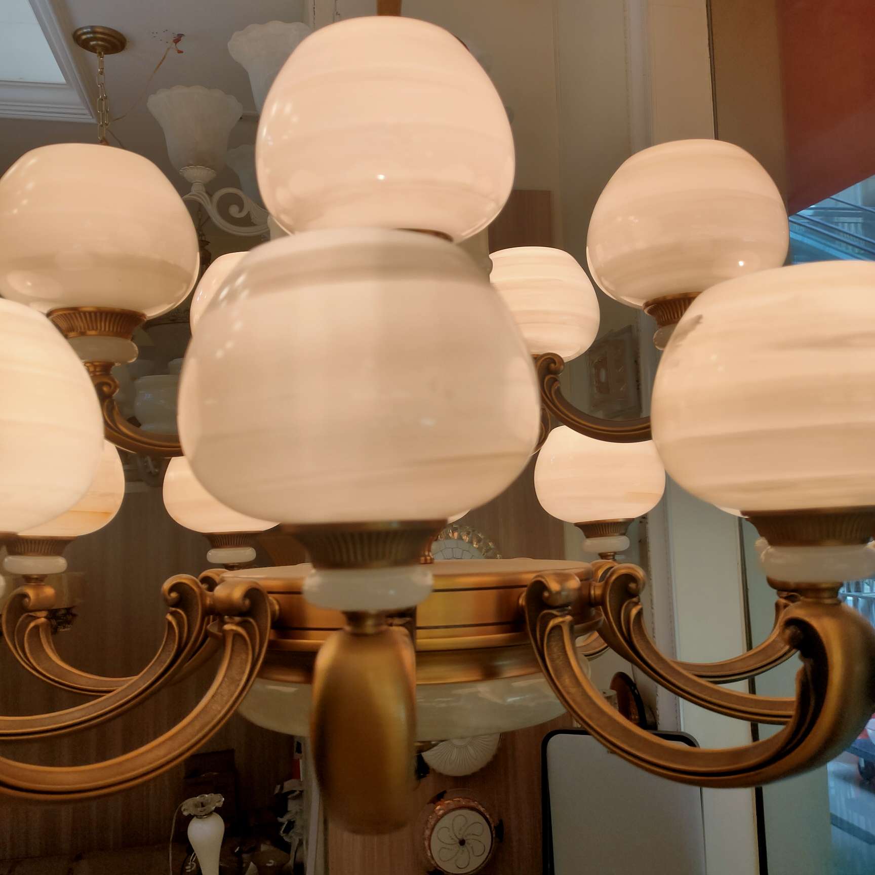 Nordic lighting fixtures, modern, simple and elegant style, clothing store bedroom magic bean chandelier, dining room Internet red light, home living room chandelier Item Picture