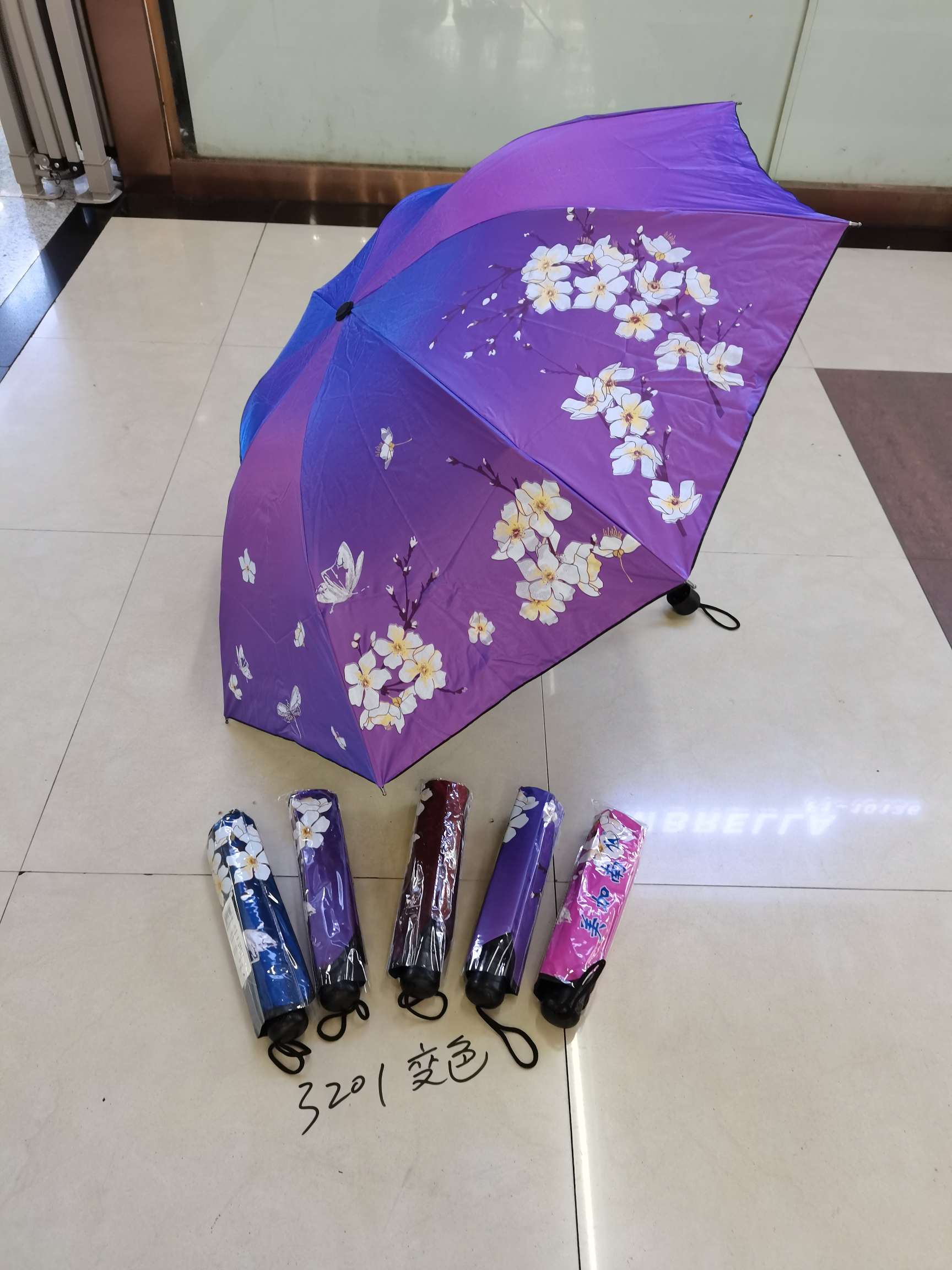 3201黑胶防紫外线伞细节图