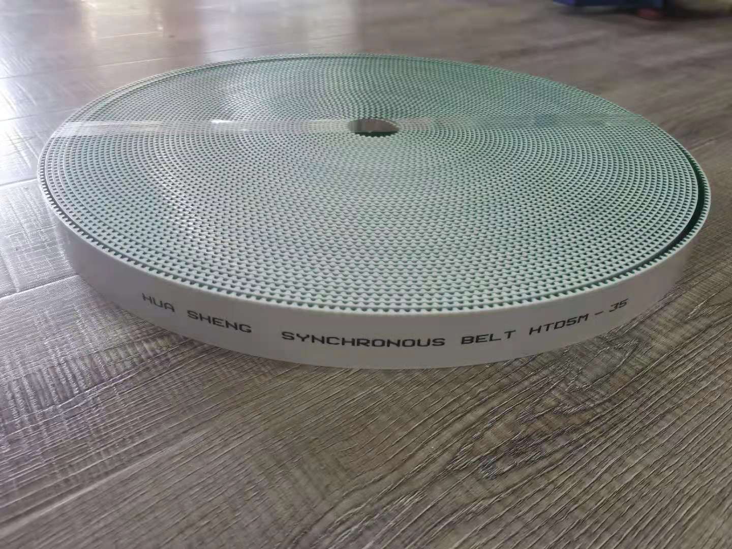 The open green cloth synchronous belt for embroidery machines is 7.5 yuan per meter